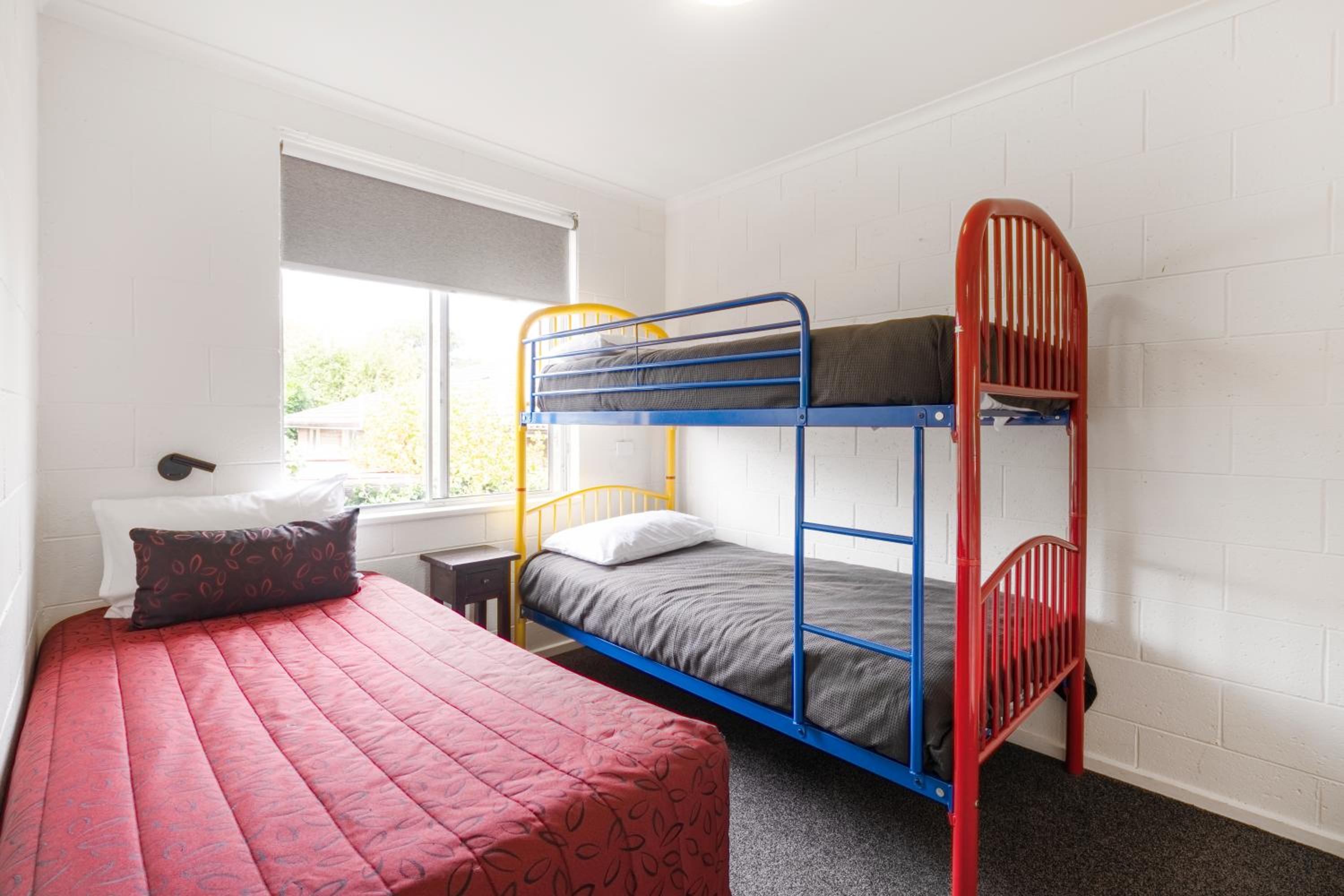 Two-Bedroom Apartment (5 Adults) - Photo 6