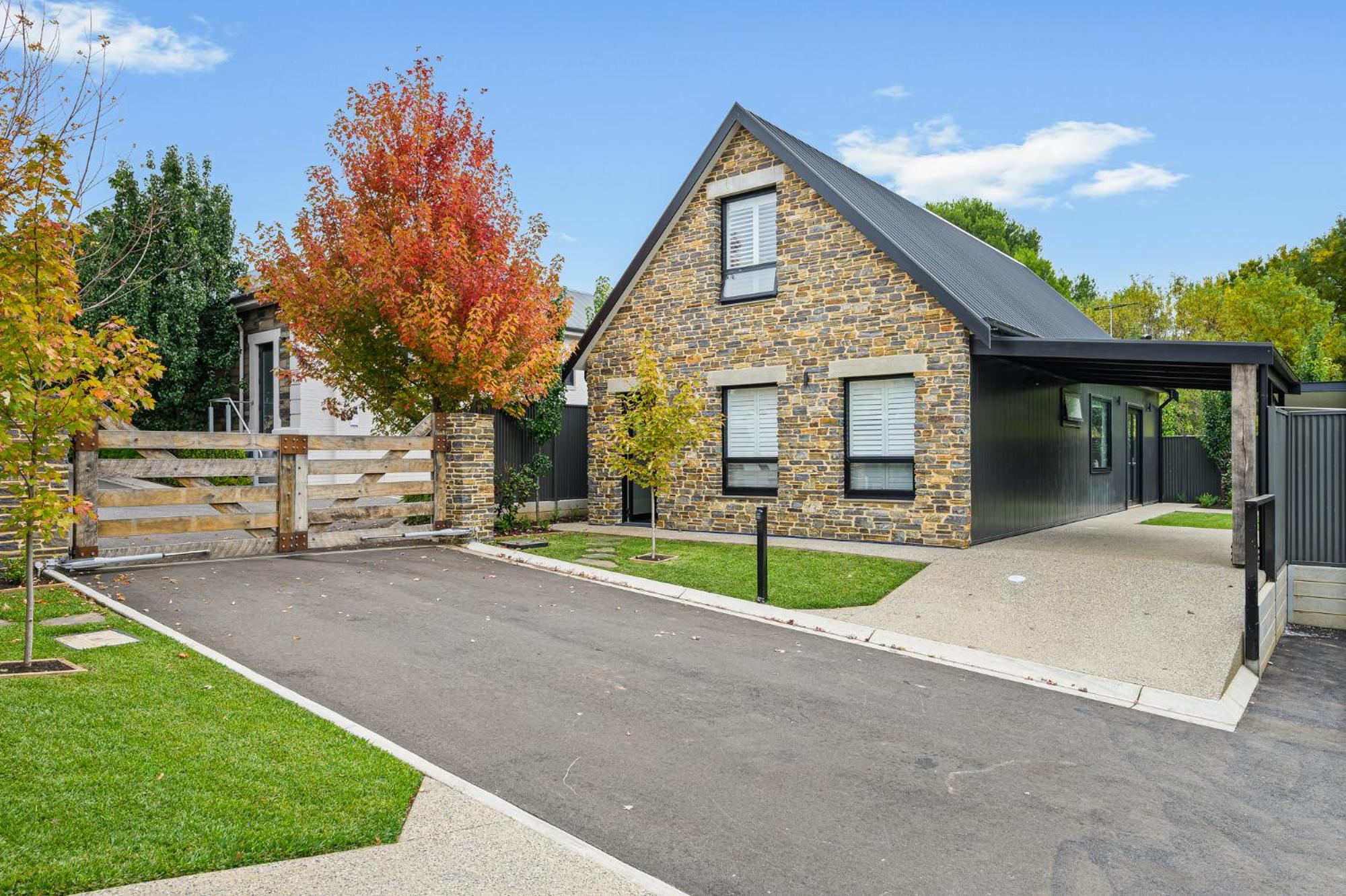 Three-Bedroom House Vale 194 no. 5