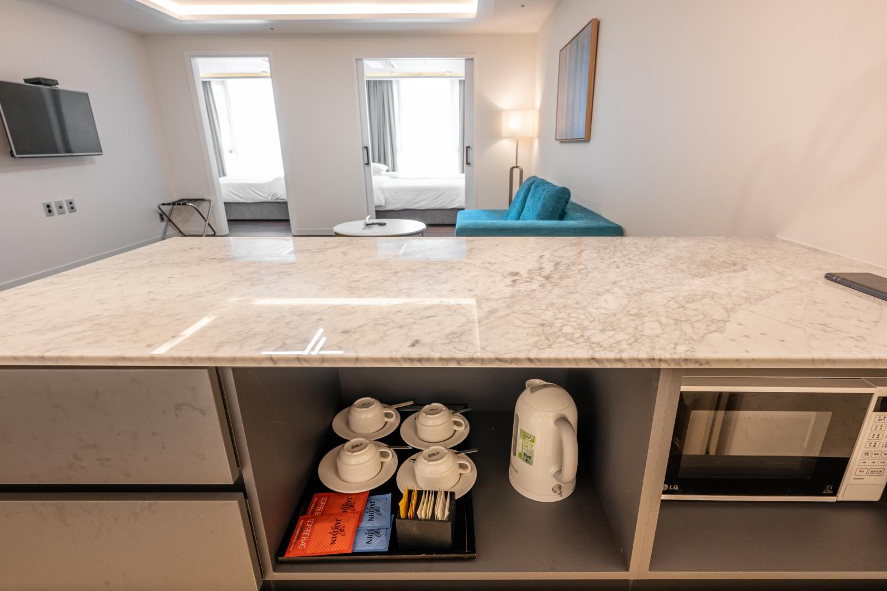 Premier Suite Room - Photo 8