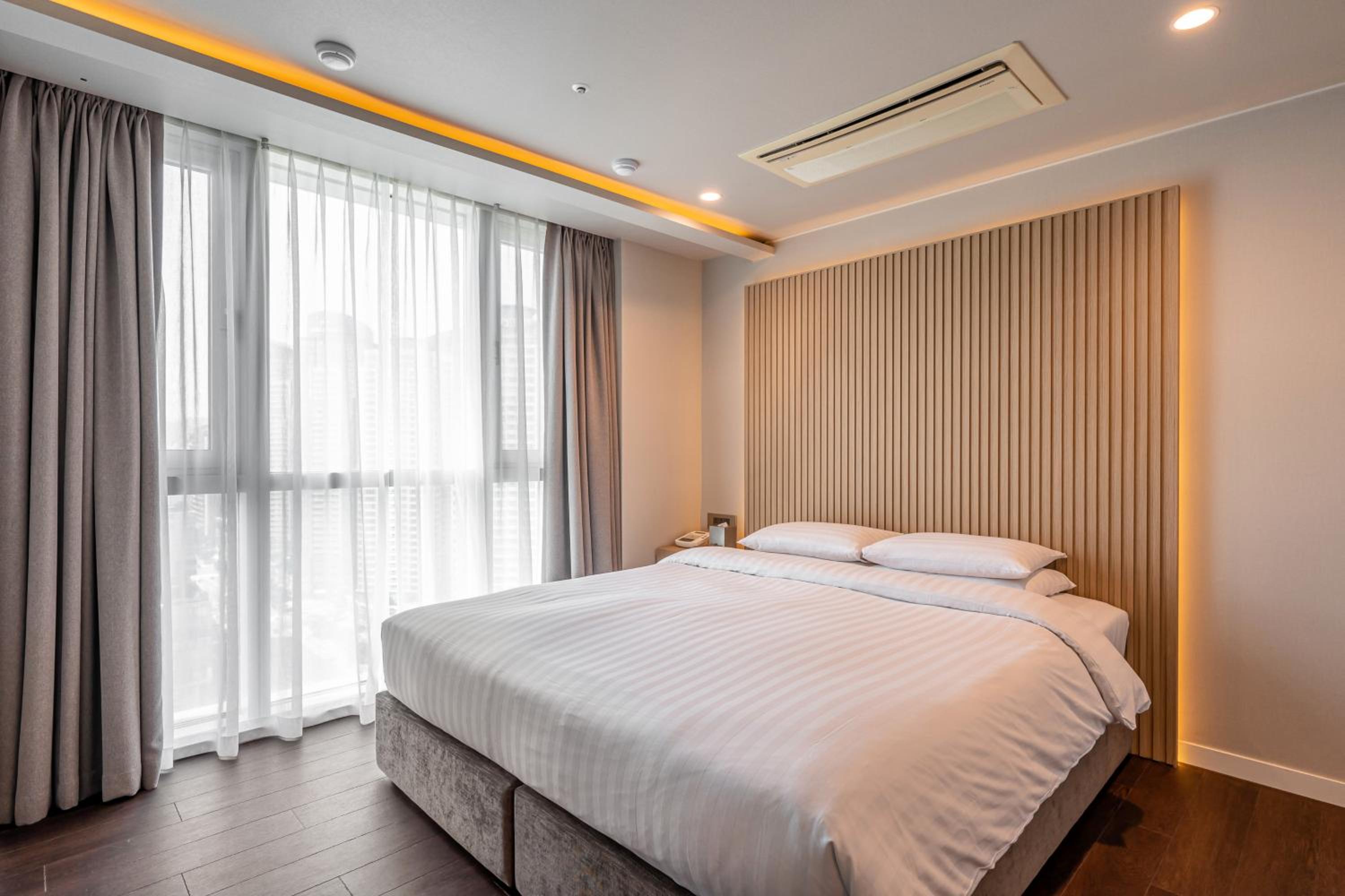 Premier Suite Room - Photo 5