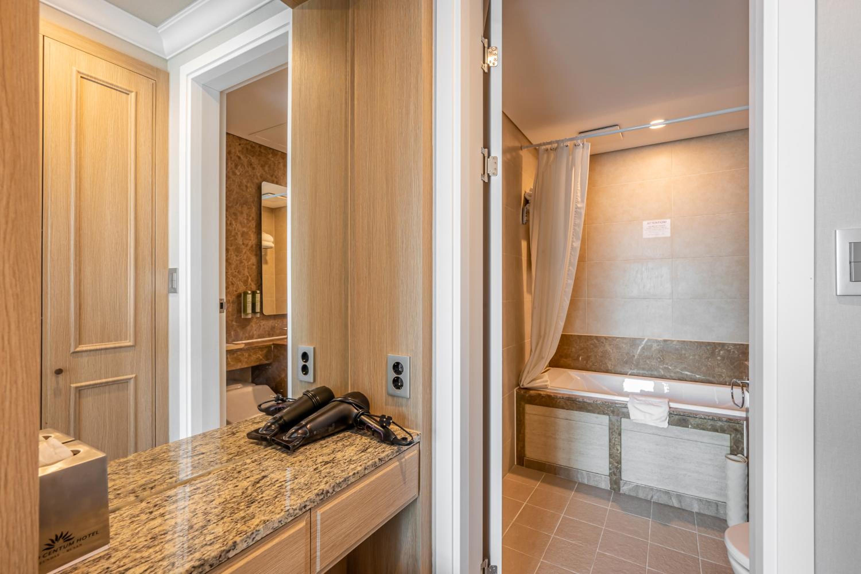 Premier Suite Room - Photo 3