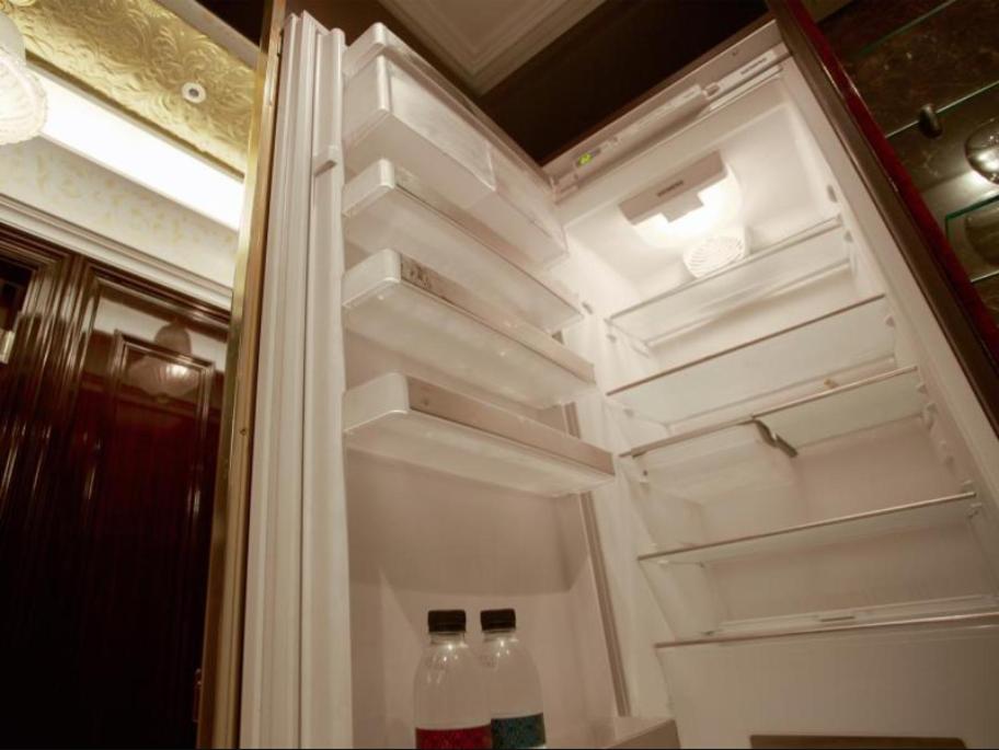Crystal Twin Room - Photo 7