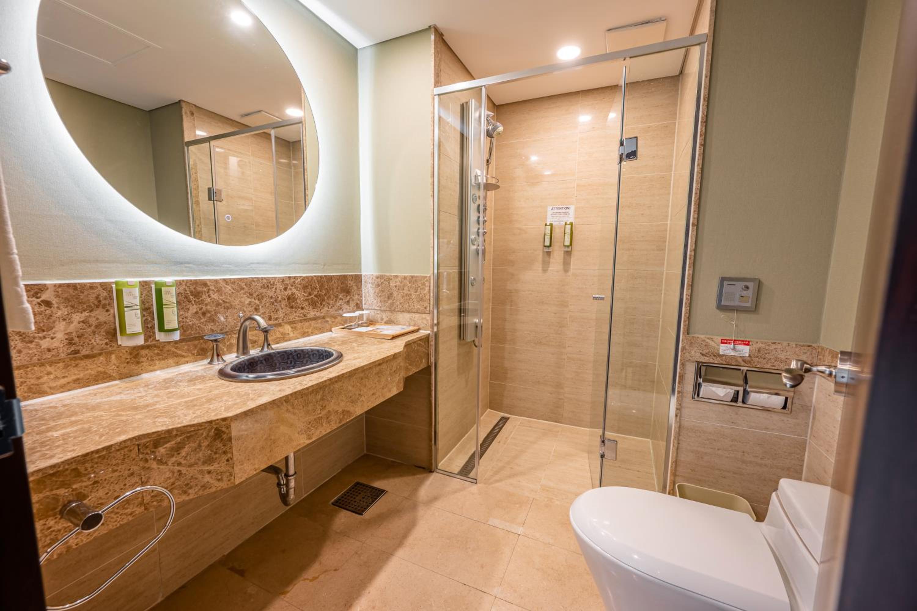 Family Suite - Photo 11