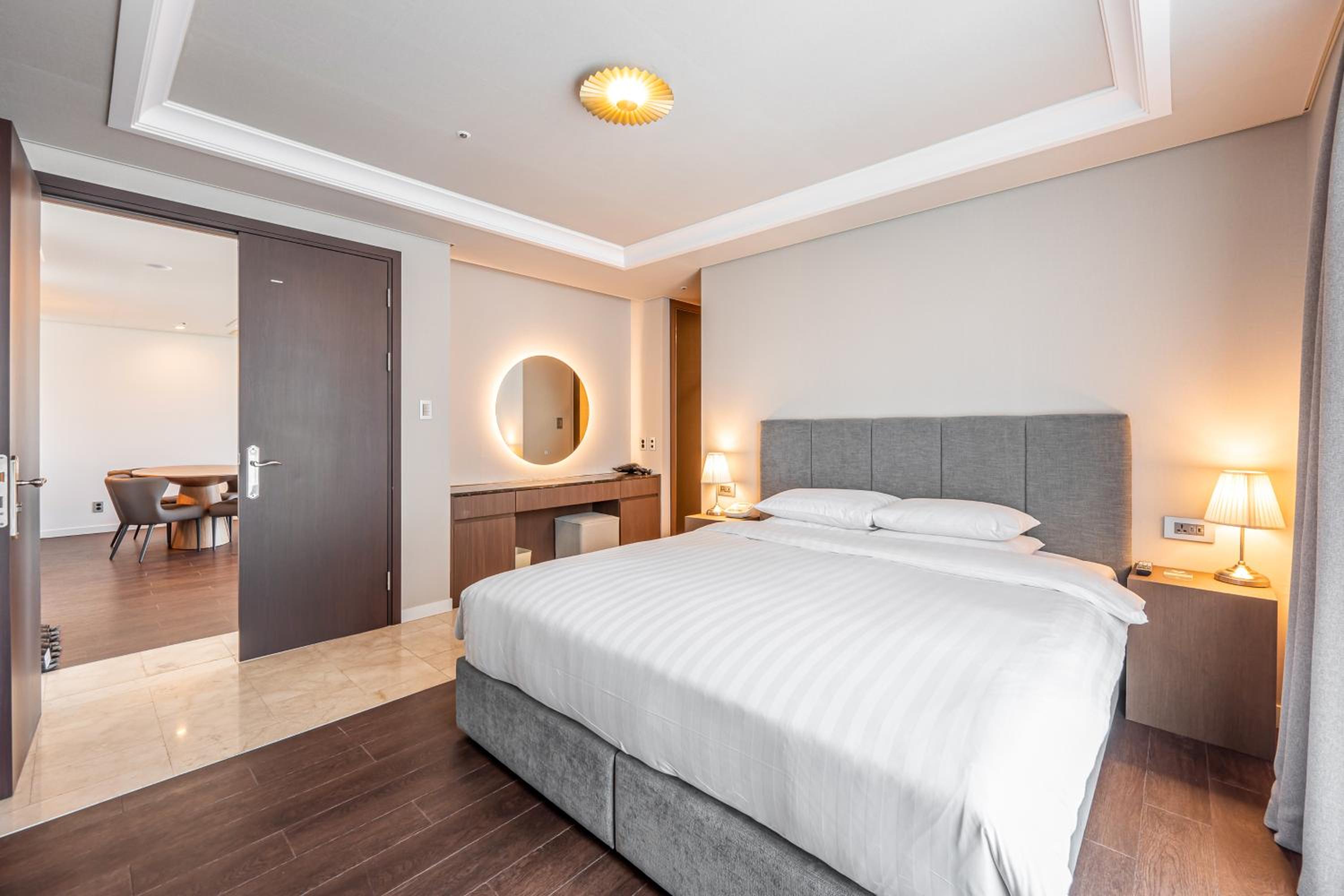 Family Suite - Photo 6