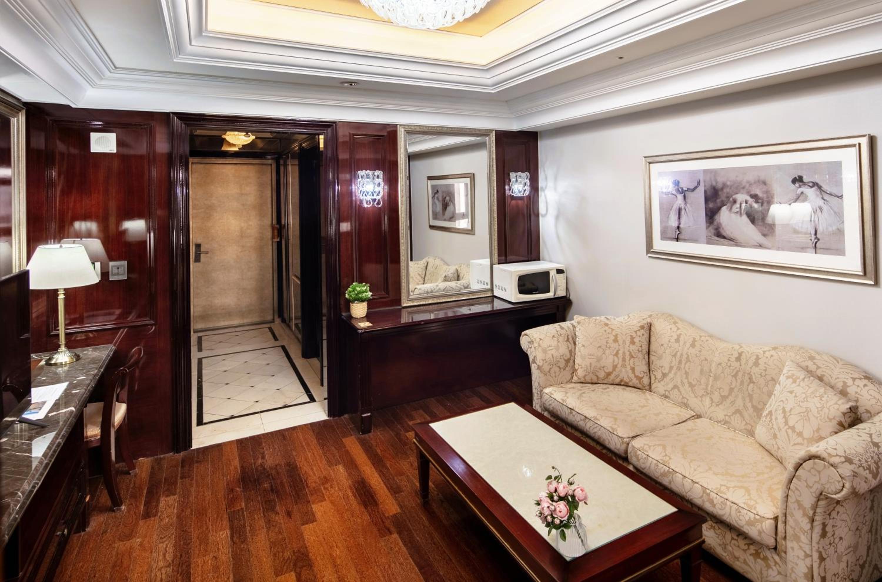 Crystal Twin Room - Photo 6