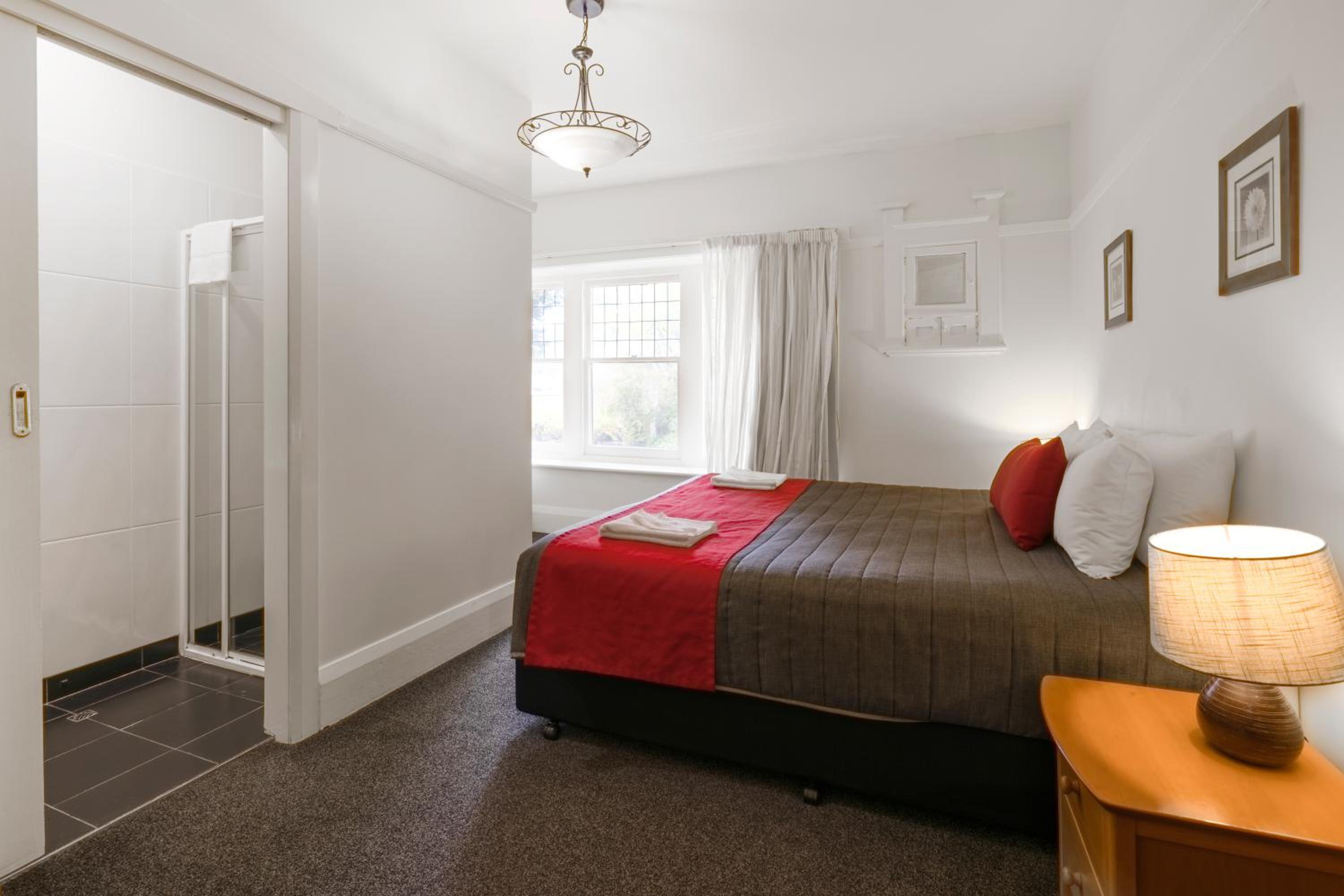 Three-Bedroom Apartment (8 Adults)