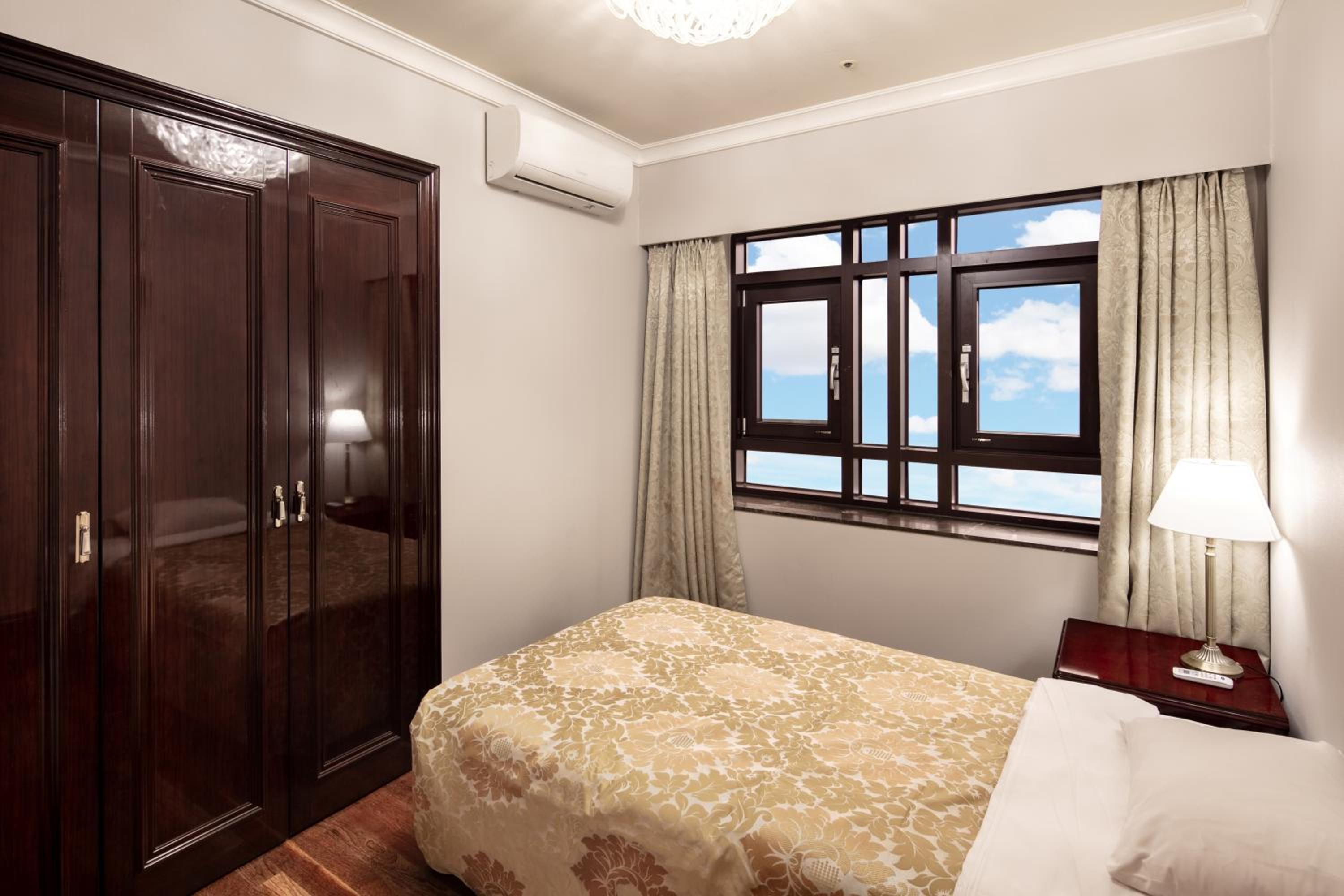 Two-Bedroom Suite - Photo 2