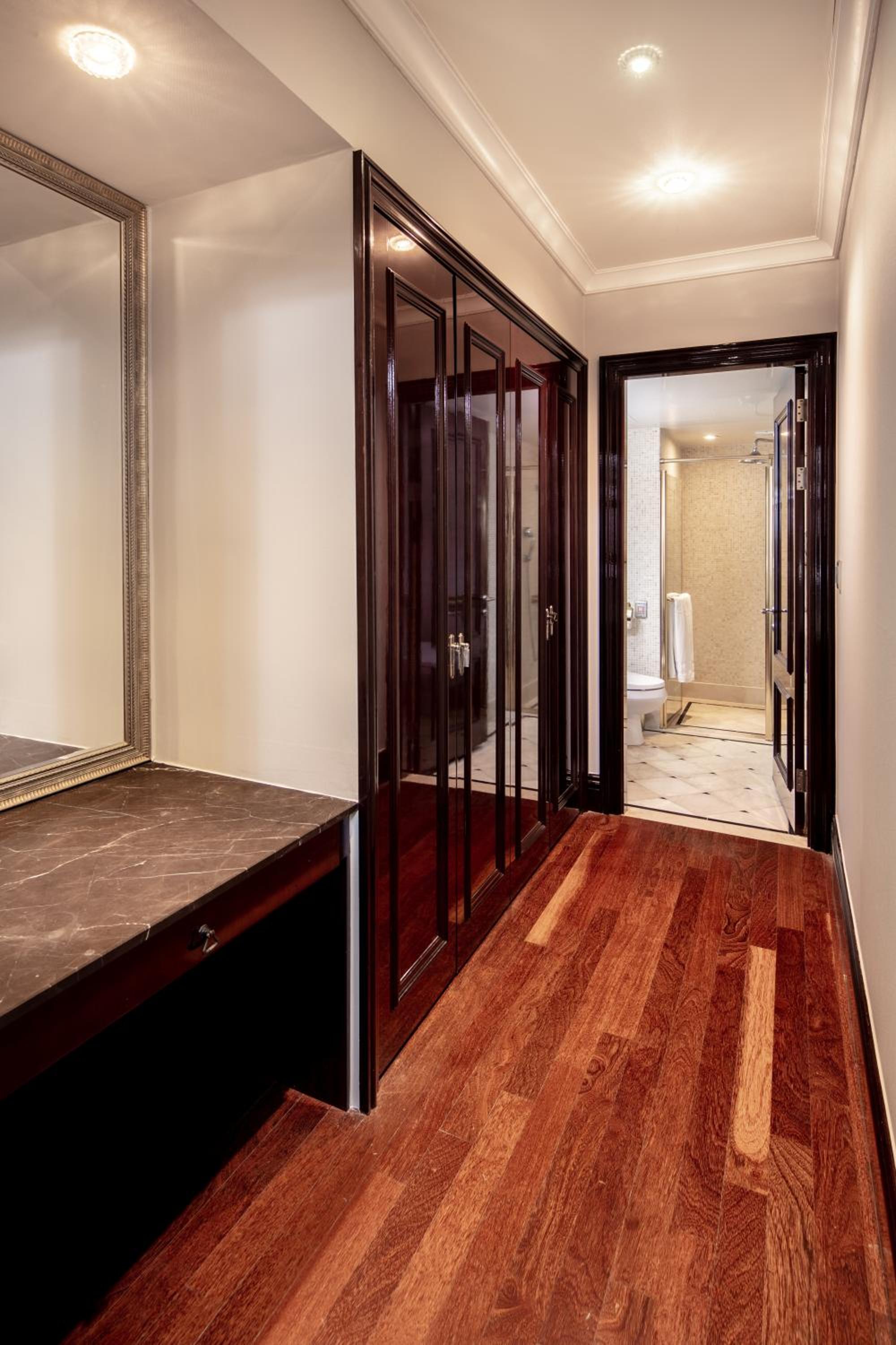Two-Bedroom Suite - Photo 17