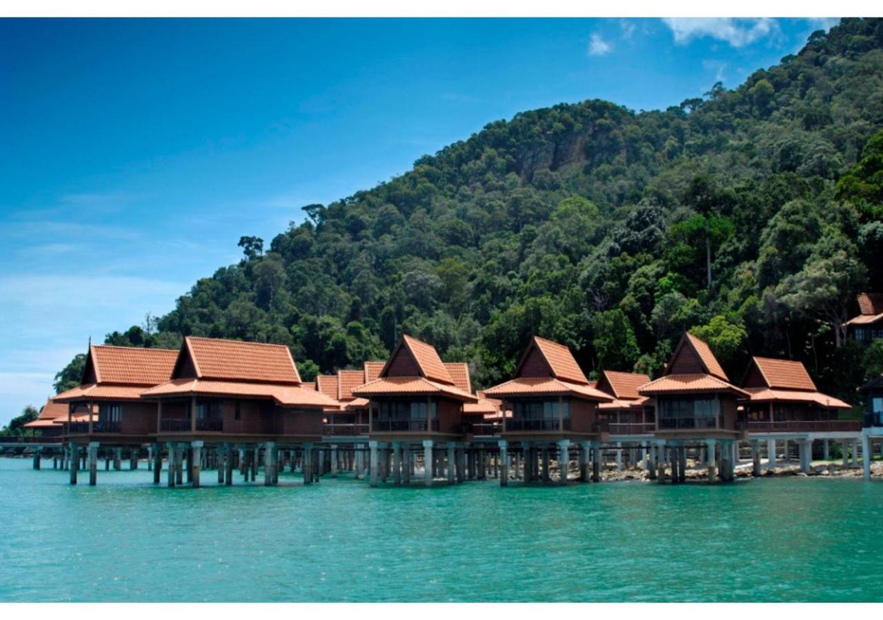 Premier Chalet On Water - Photo 13