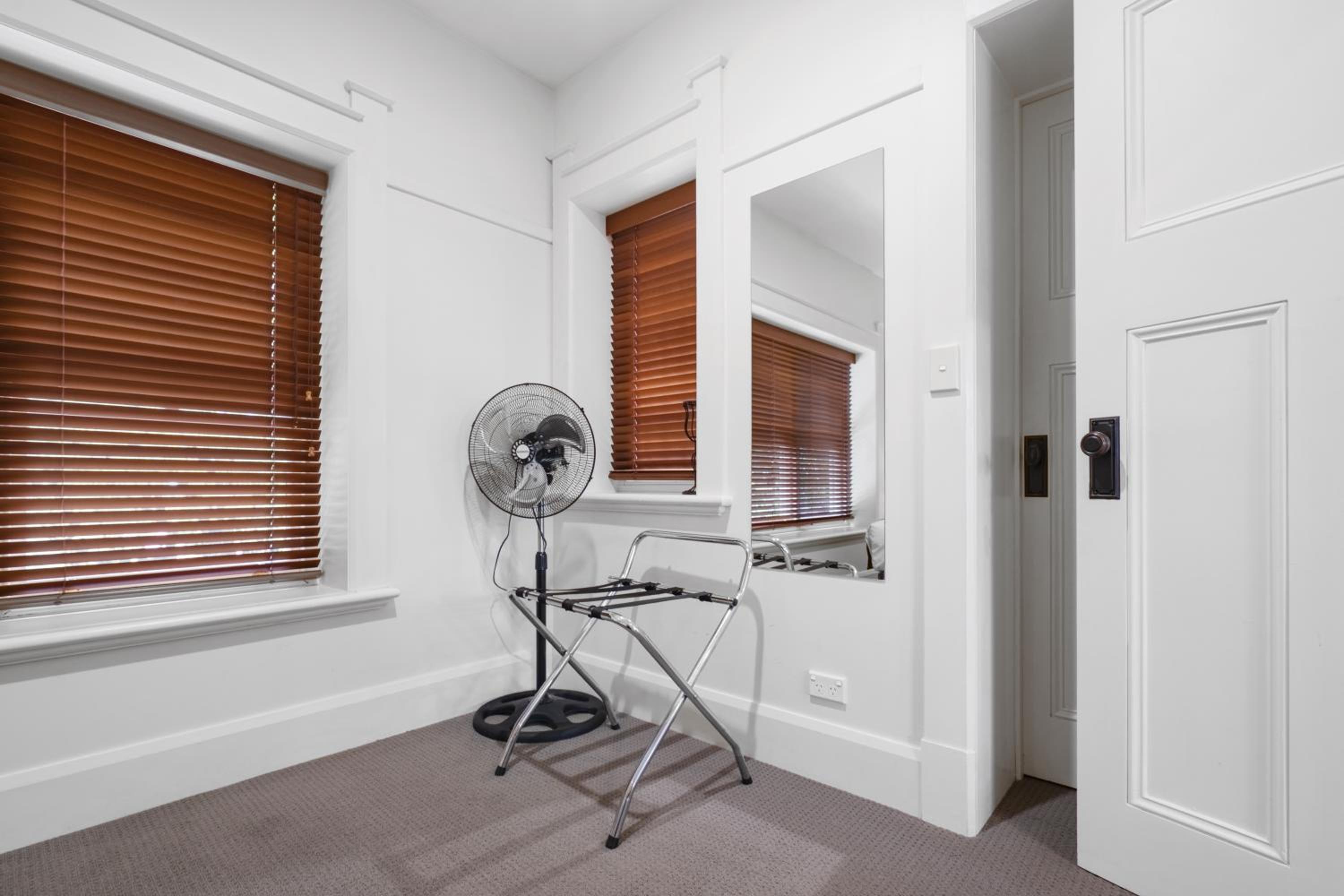 One-Bedroom Apartment - Photo 15