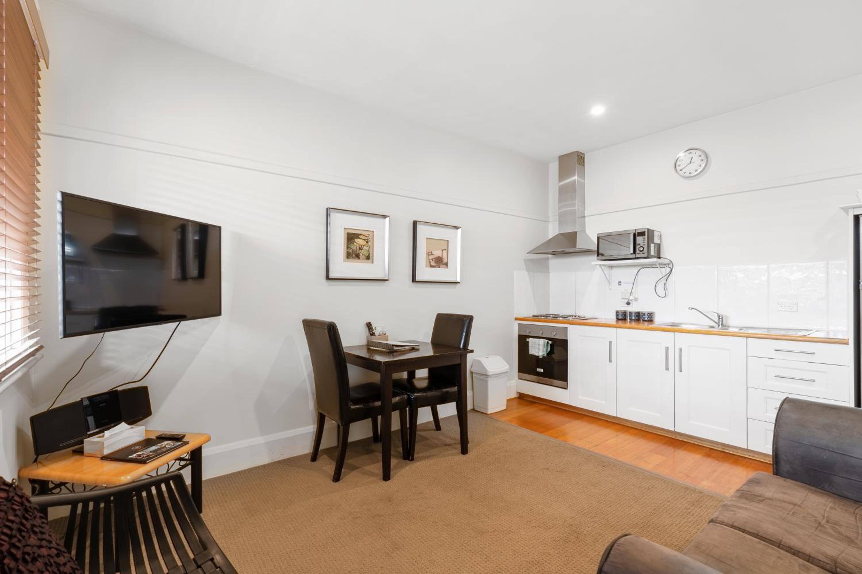 One-Bedroom Apartment - Photo 14