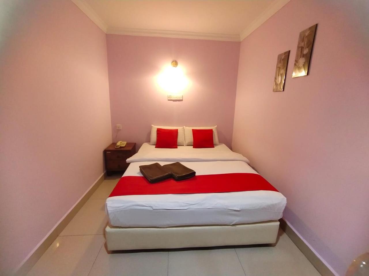 Standard Queen Room photo 2