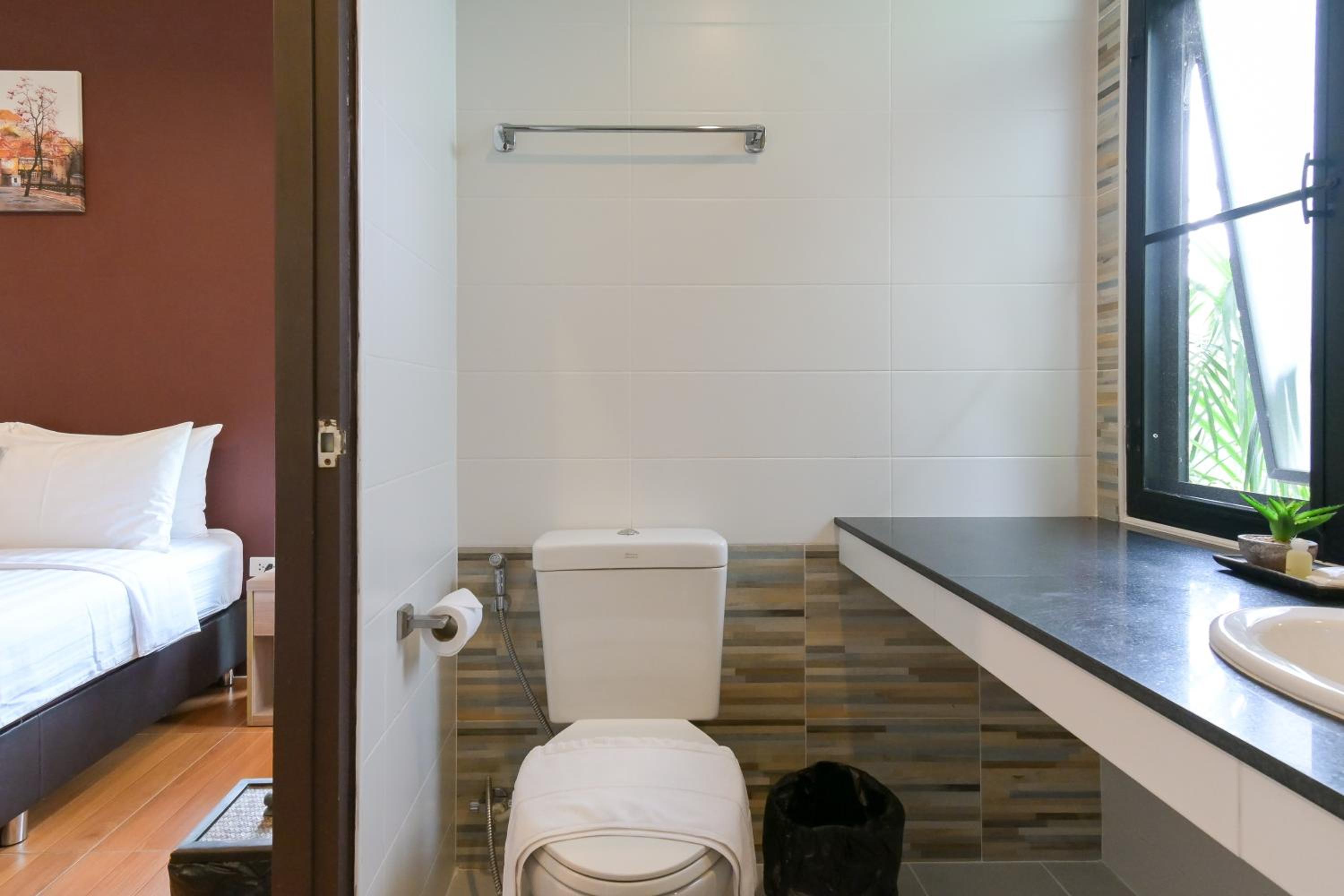 Superior Double or Twin Room - Photo 10