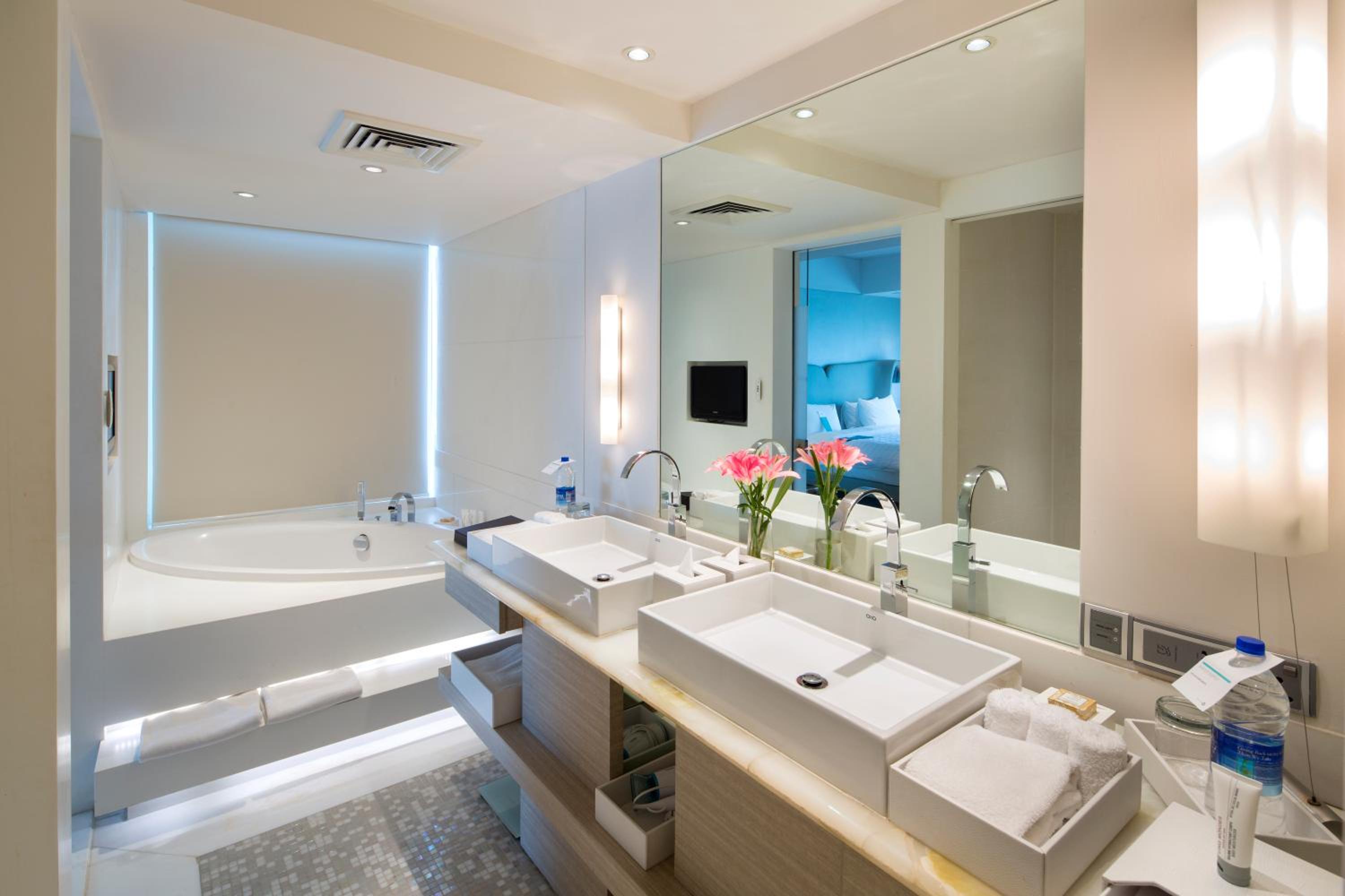 One-Bedroom Presidential Suite with Executive Lounge Access