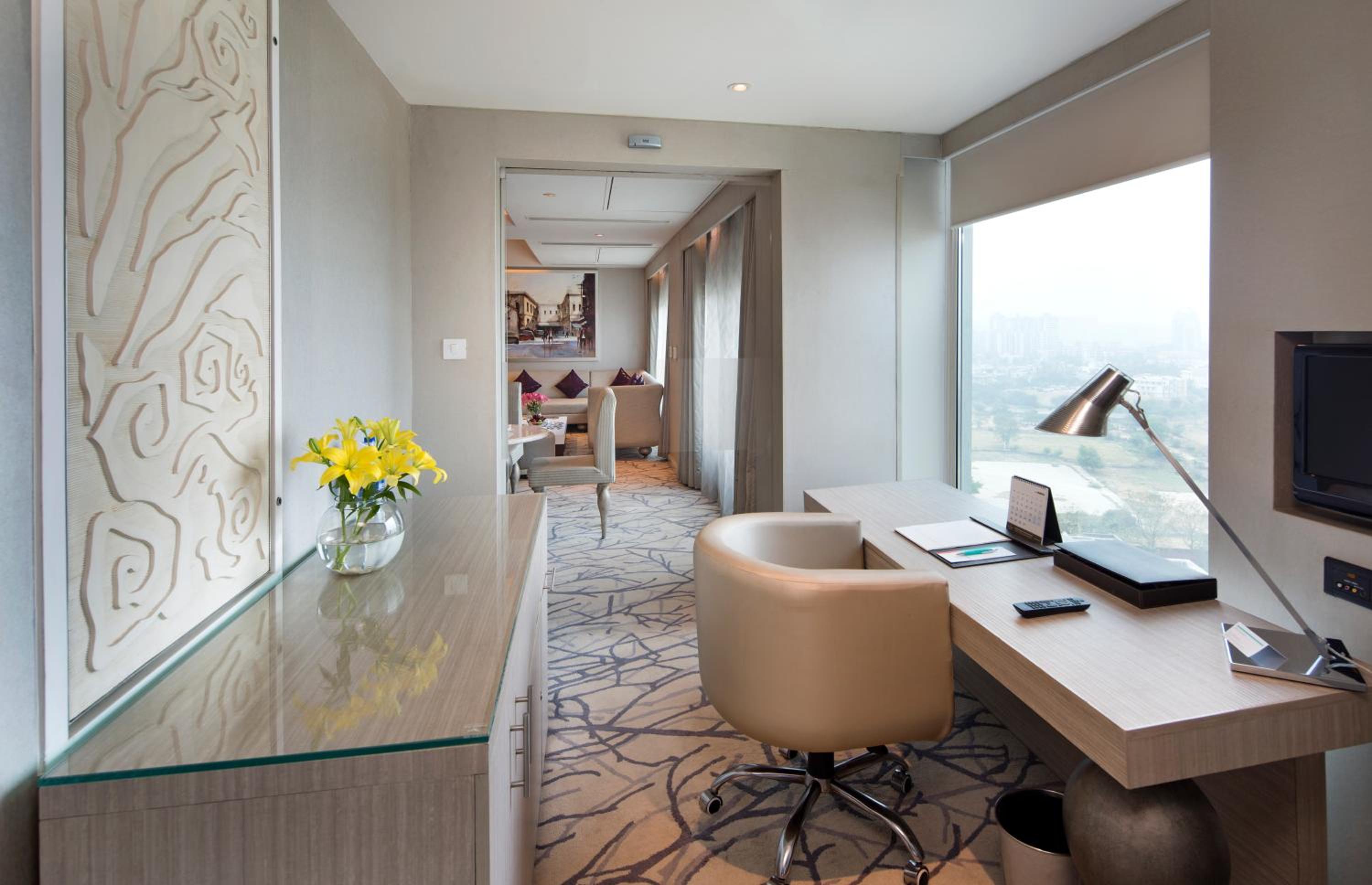 One-Bedroom Presidential Suite with Executive Lounge Access