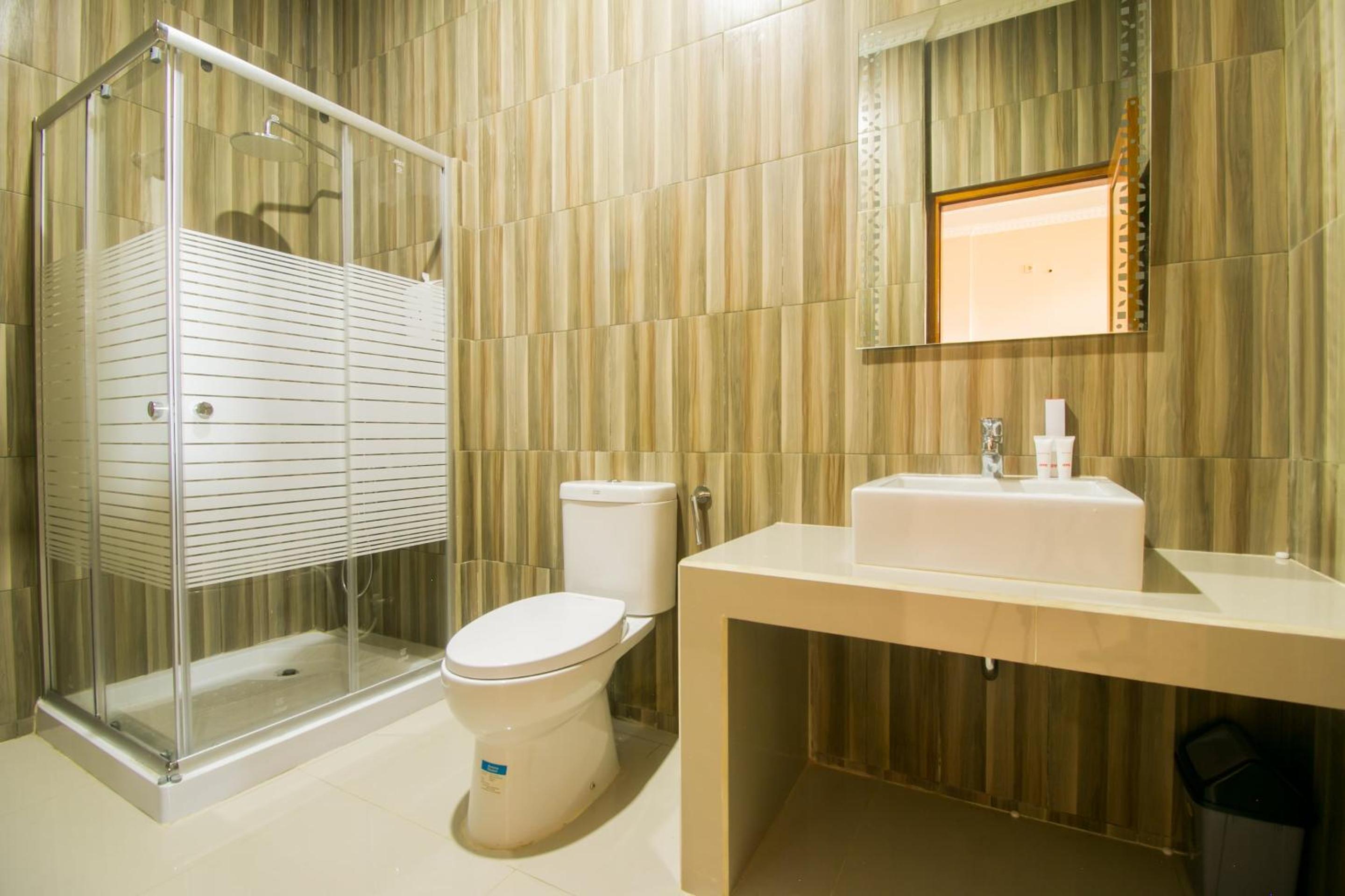 Deluxe Suite - Photo 6