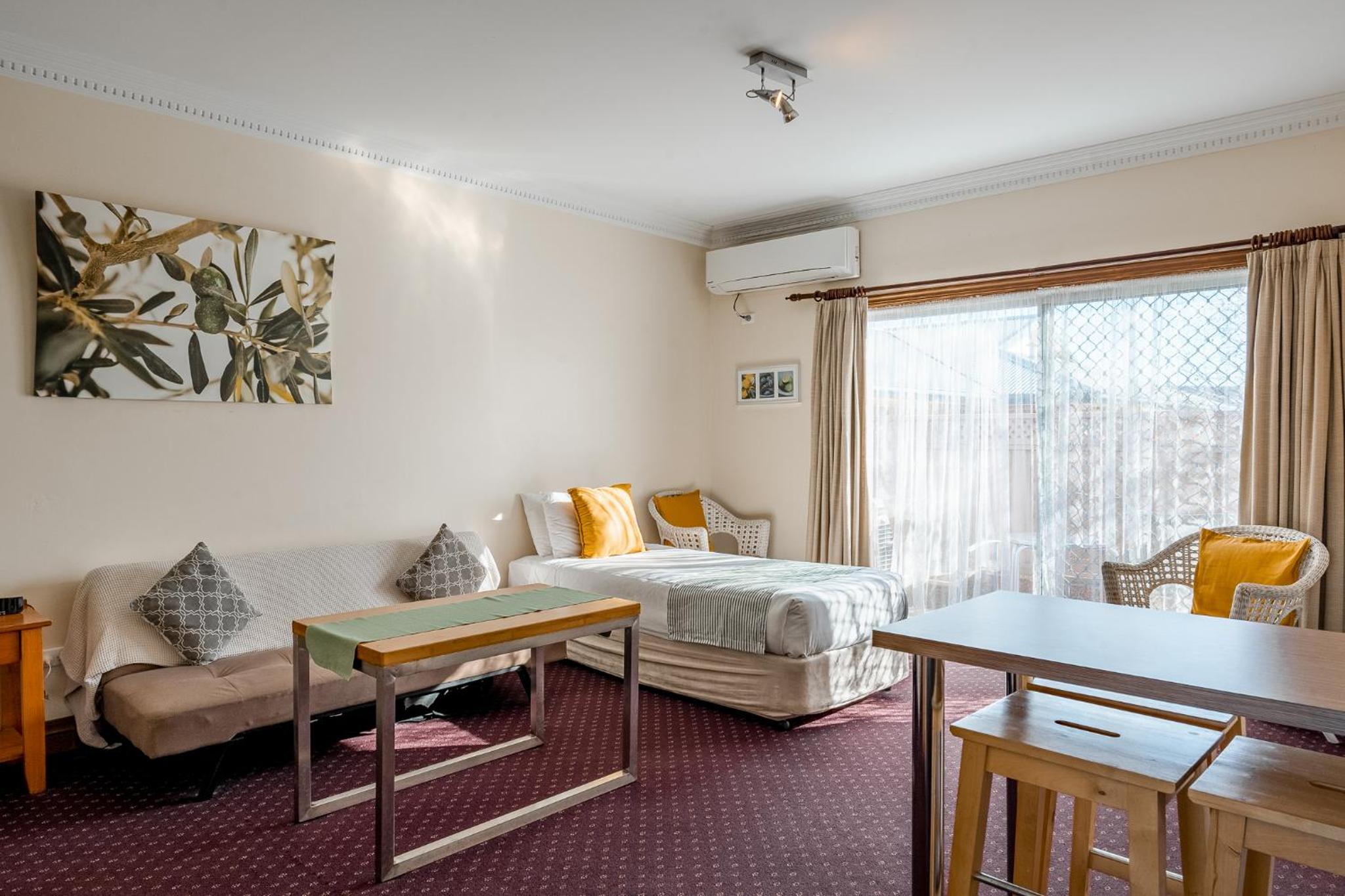 Standard Triple Room photo 3