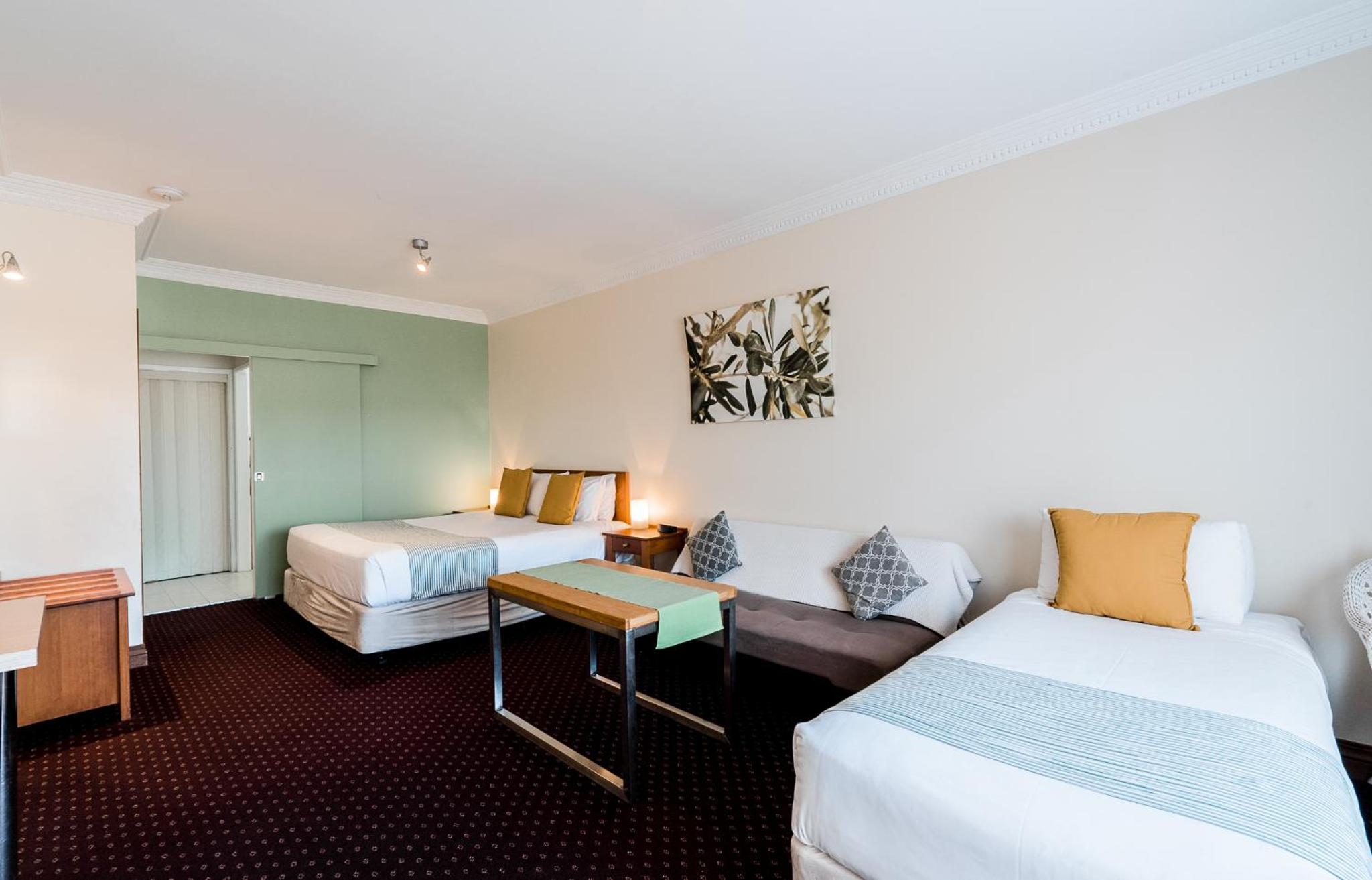 Standard Triple Room photo 2