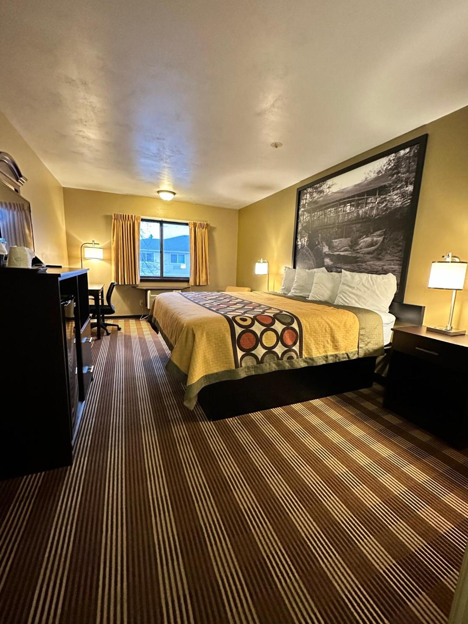 King Room - Non-Smoking, photo 7
