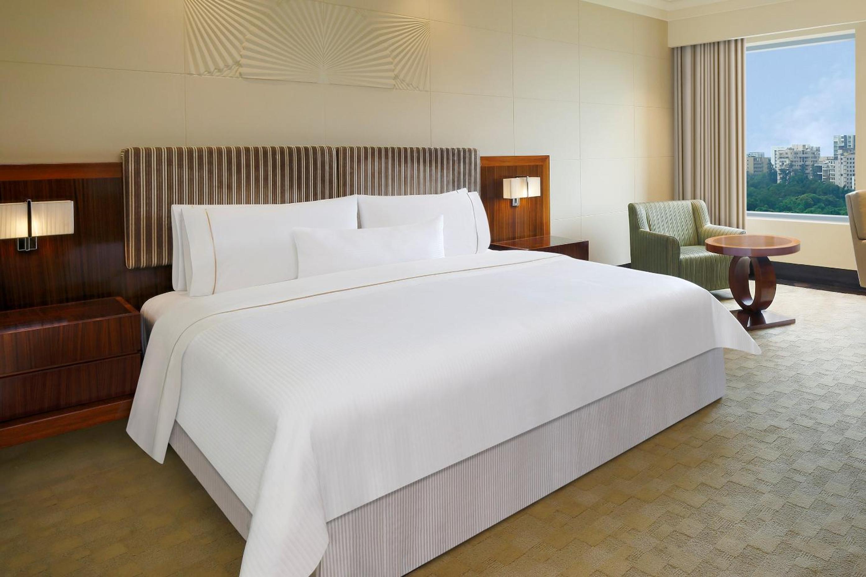 1 King Bed, Guest Room - Photo 1