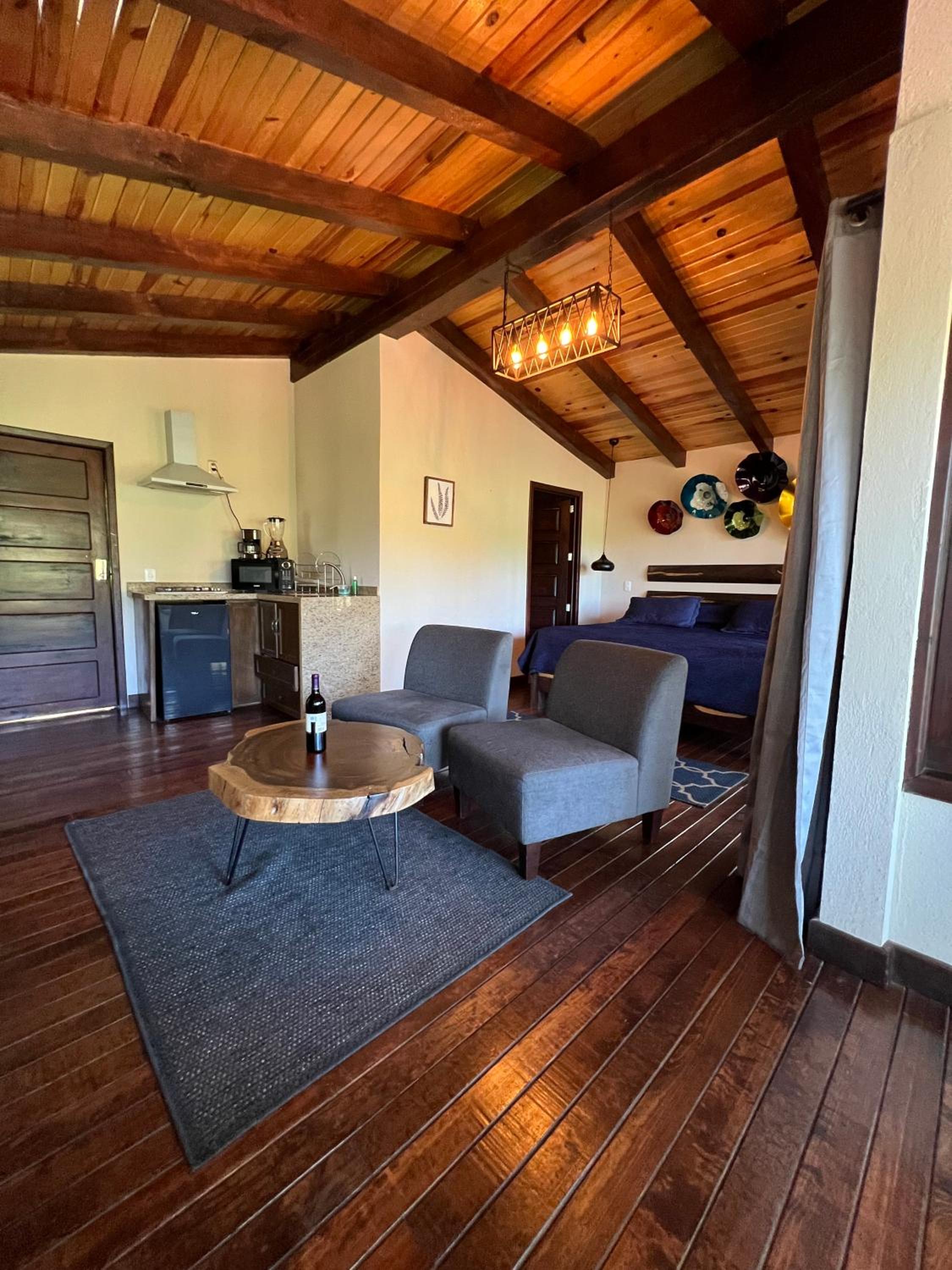 Deluxe One-Bedroom Chalet - Photo 8
