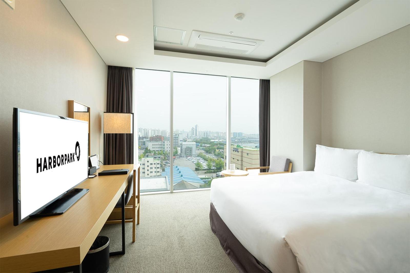 Deluxe Double Room - City View  - Photo 1