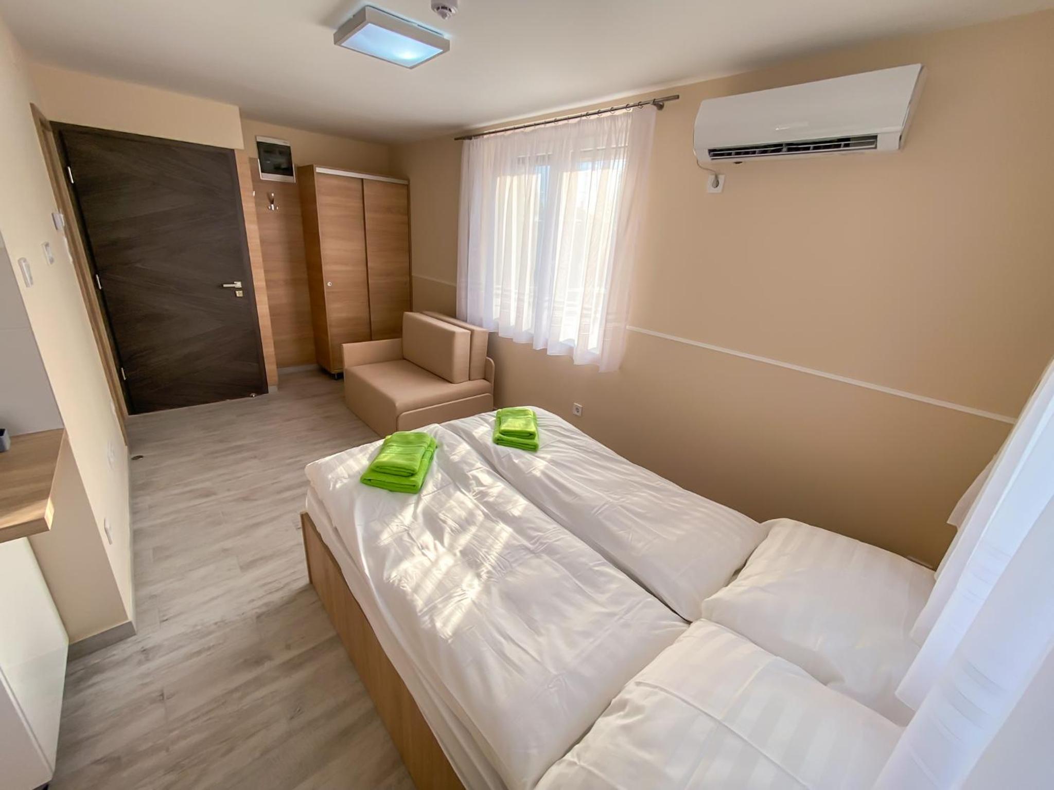 Deluxe Apartment photo 3