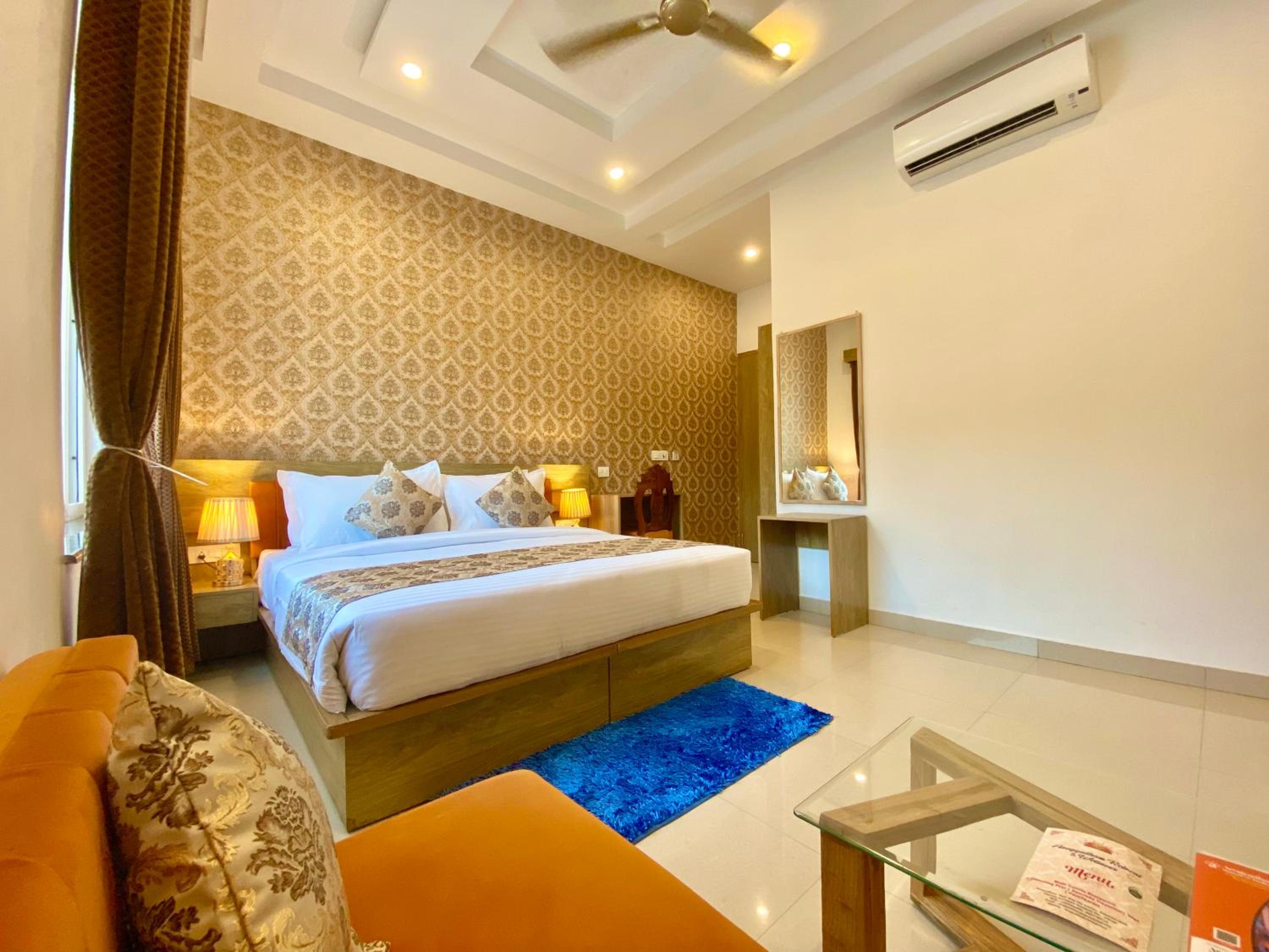 Superior King Room - Photo 8