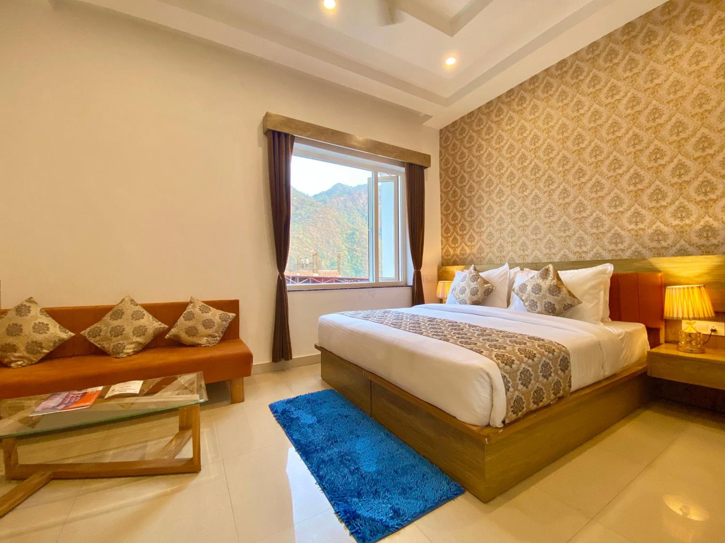 Superior King Room - Photo 3