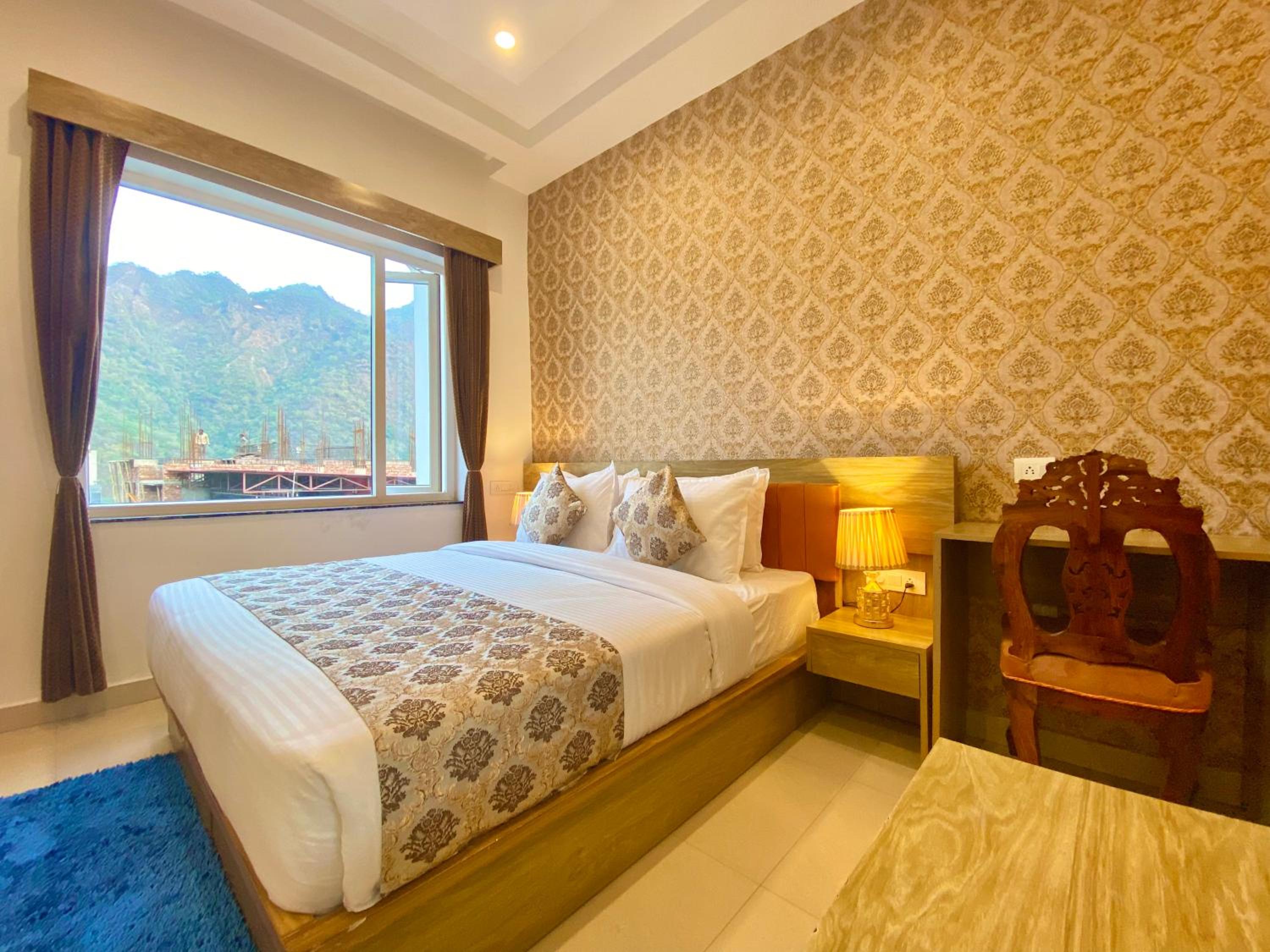 Superior King Room - Photo 5