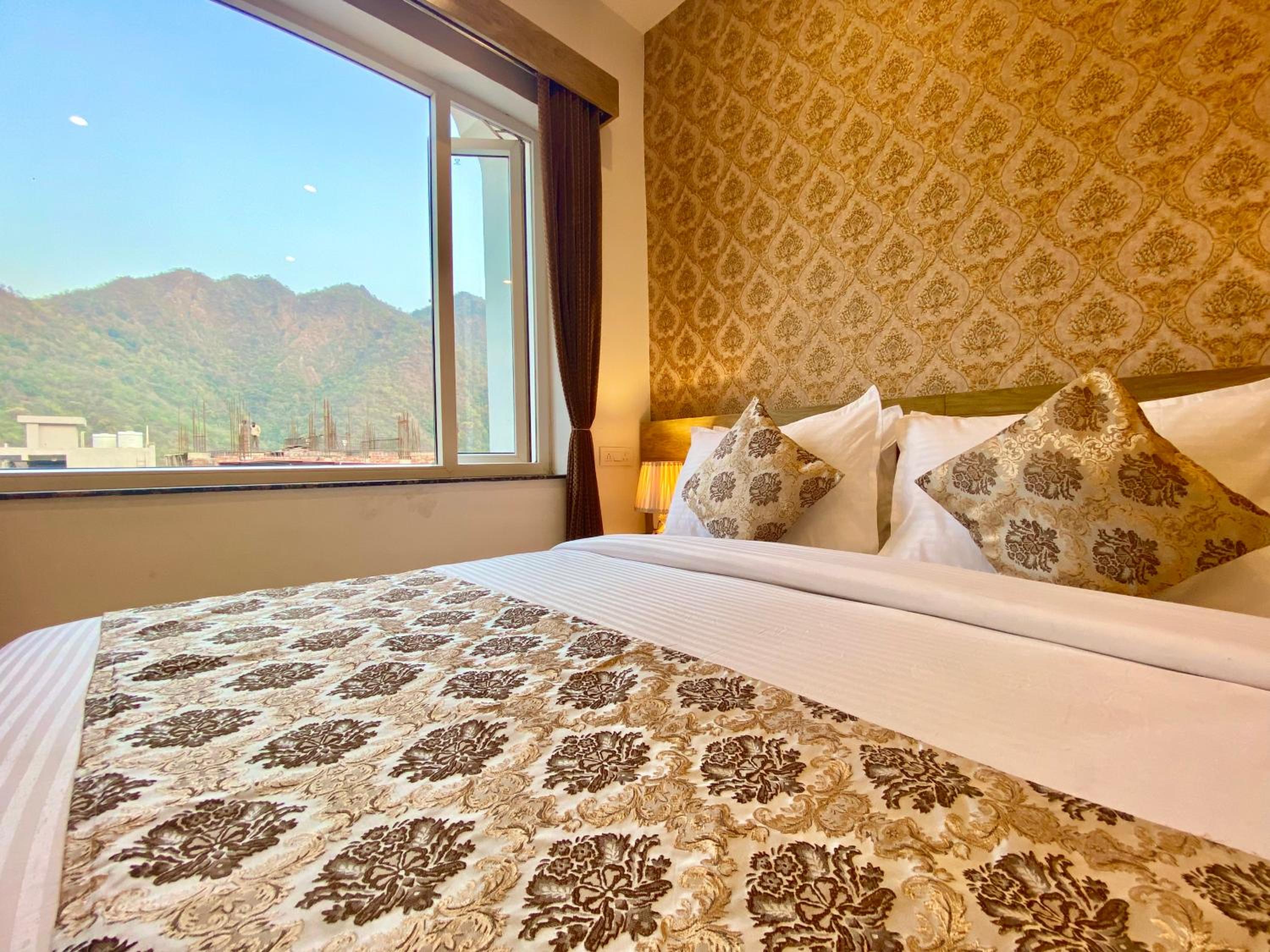 Superior King Room - Photo 16