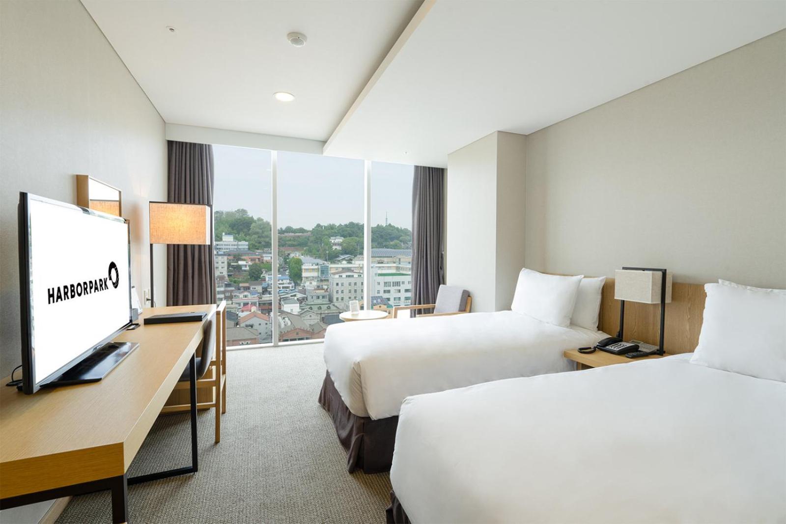 Deluxe Twin Room - City View - Photo 1