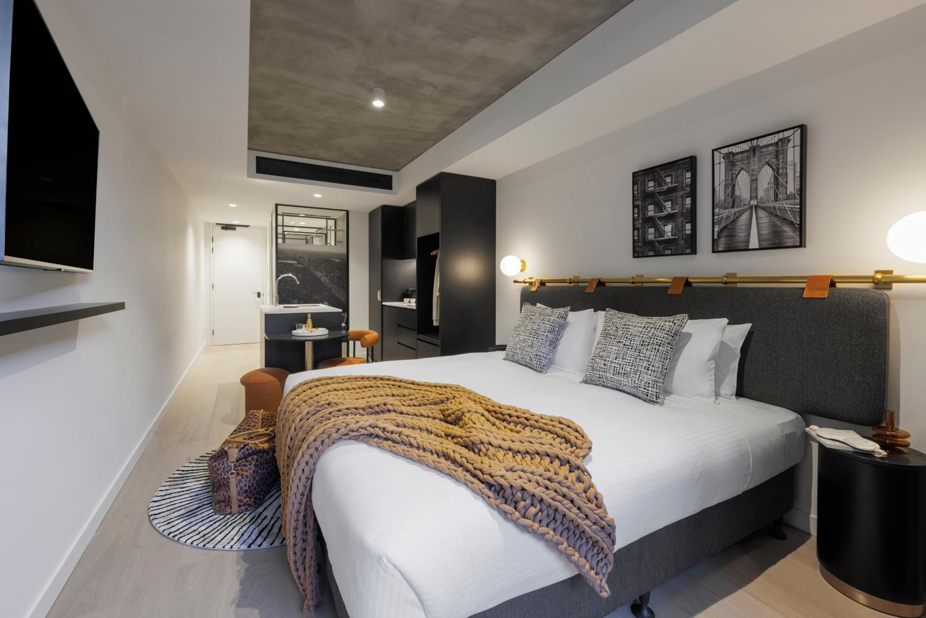 Superior Veriu Suite