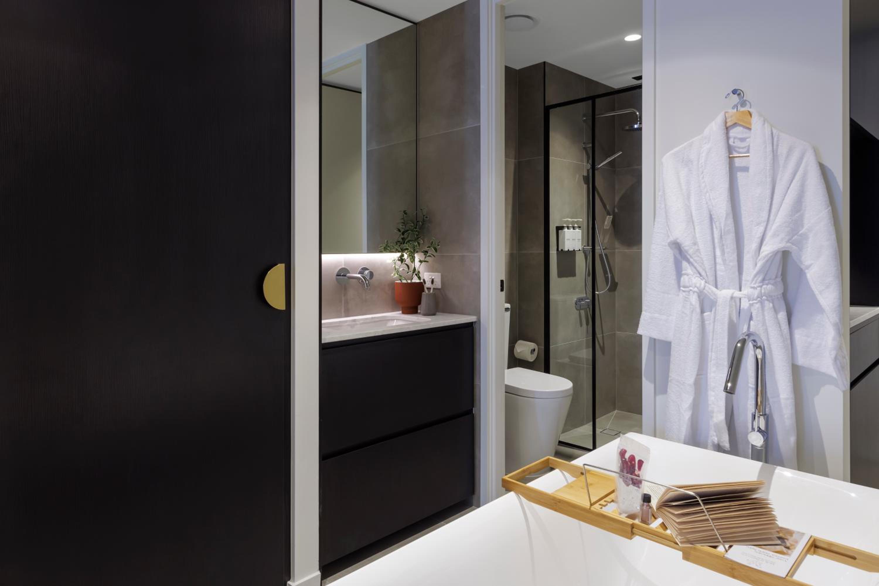 Executive Veriu Suite