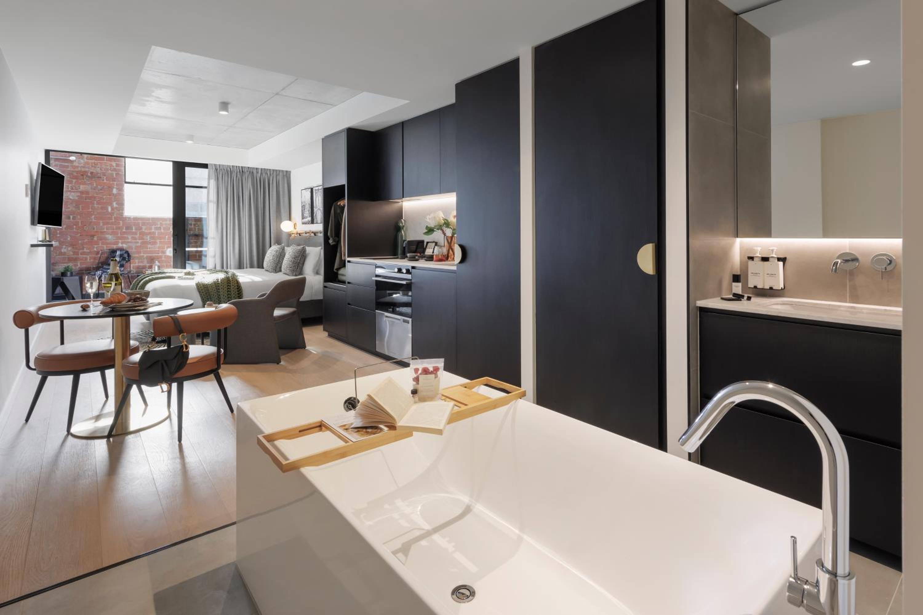 Executive Veriu Suite