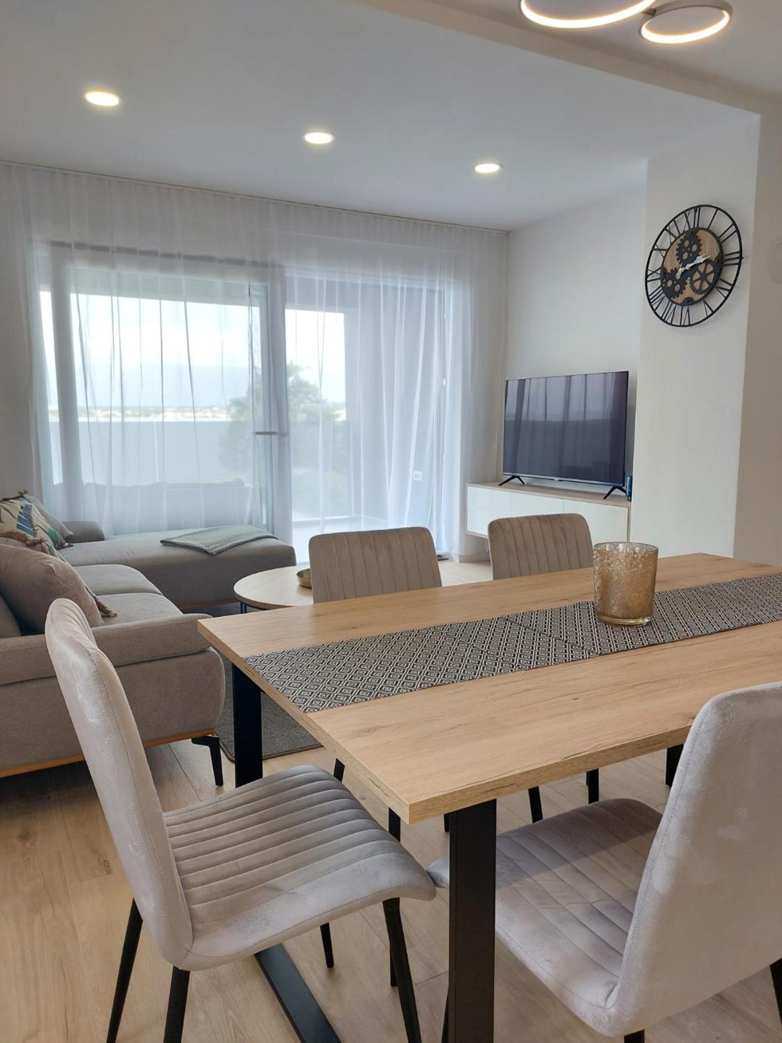 Two-Bedroom Apartment With Sea View photo 1