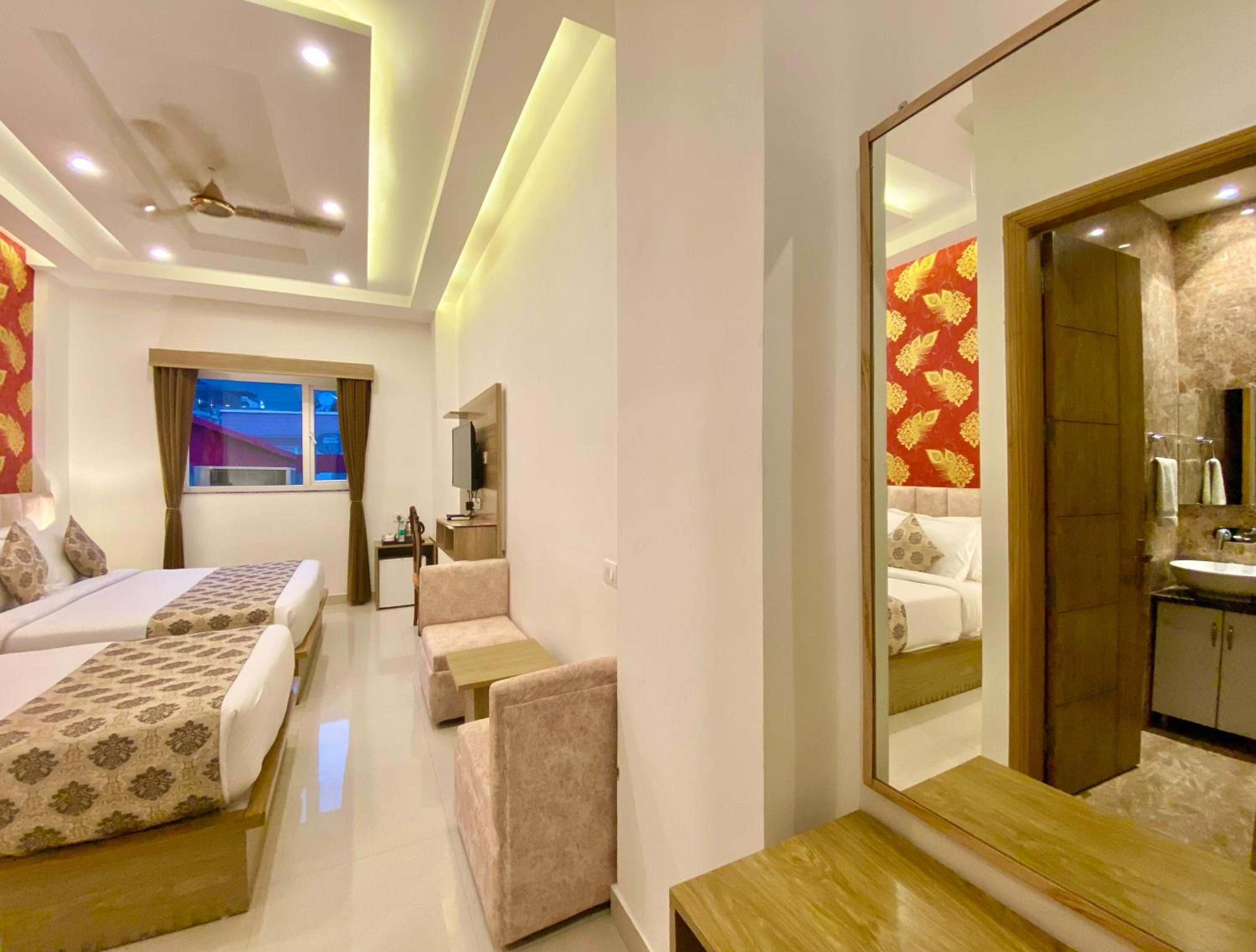 Family Room - Photo 6