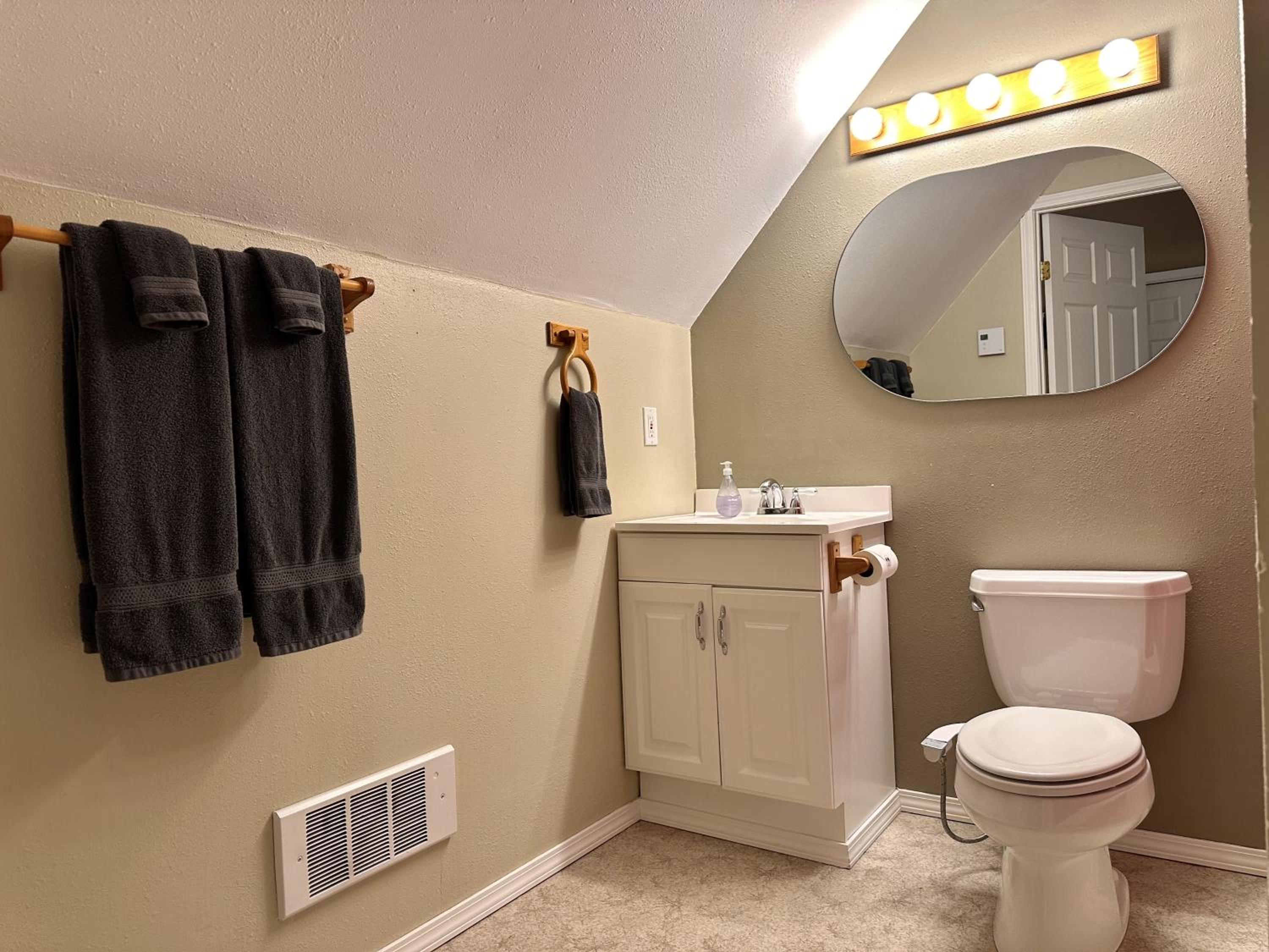 Five-Bedroom House photo 2