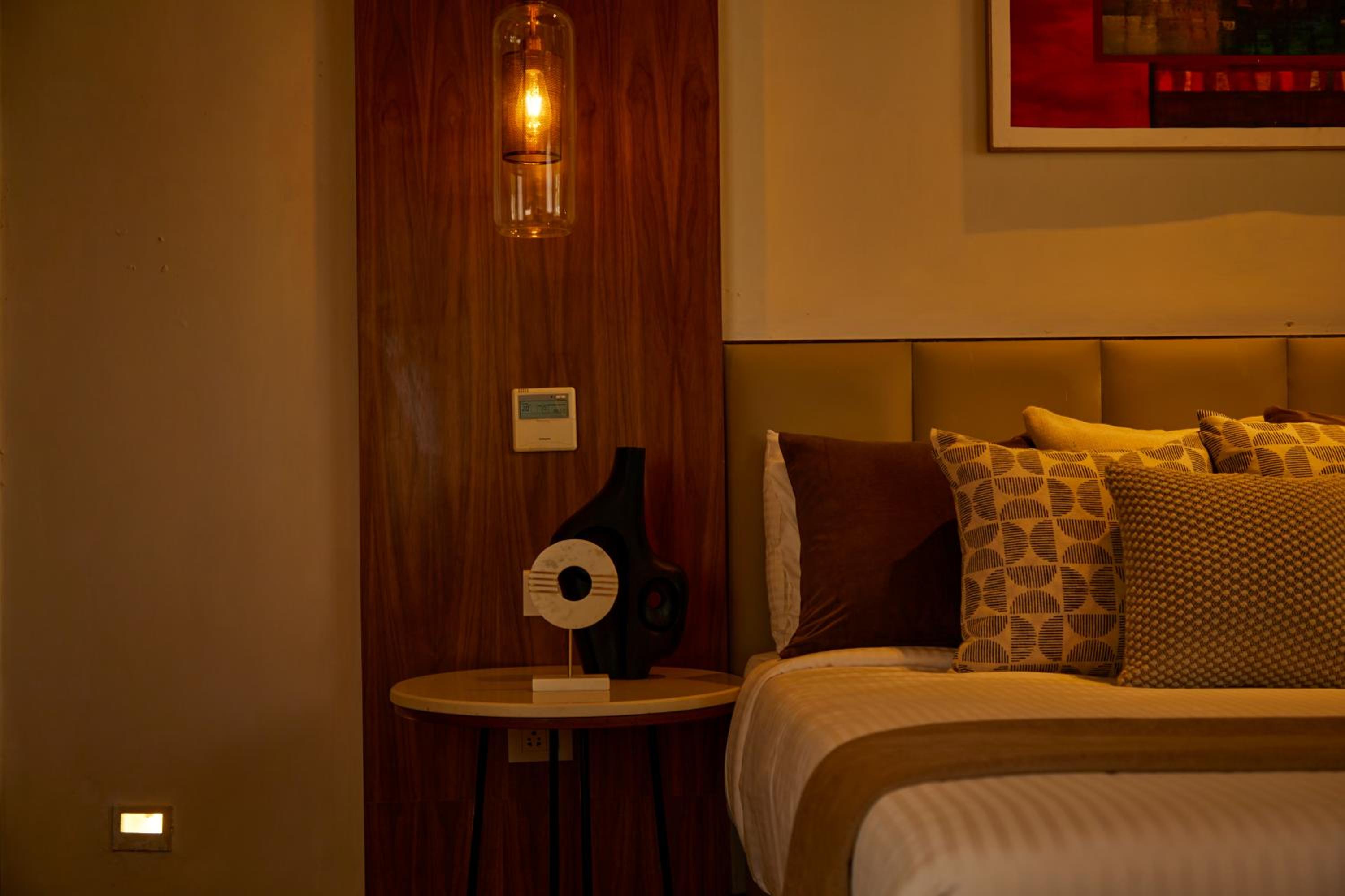 Suite with Private Pool - 20% off on F&B, 20% off on Spa and Laundry, Happy Hours from 11 AM to 7 PM photo 2