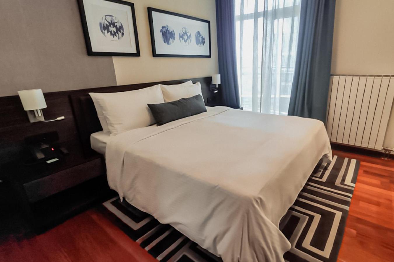 City view Two Bedroom Suite with Balcony - Photo 3