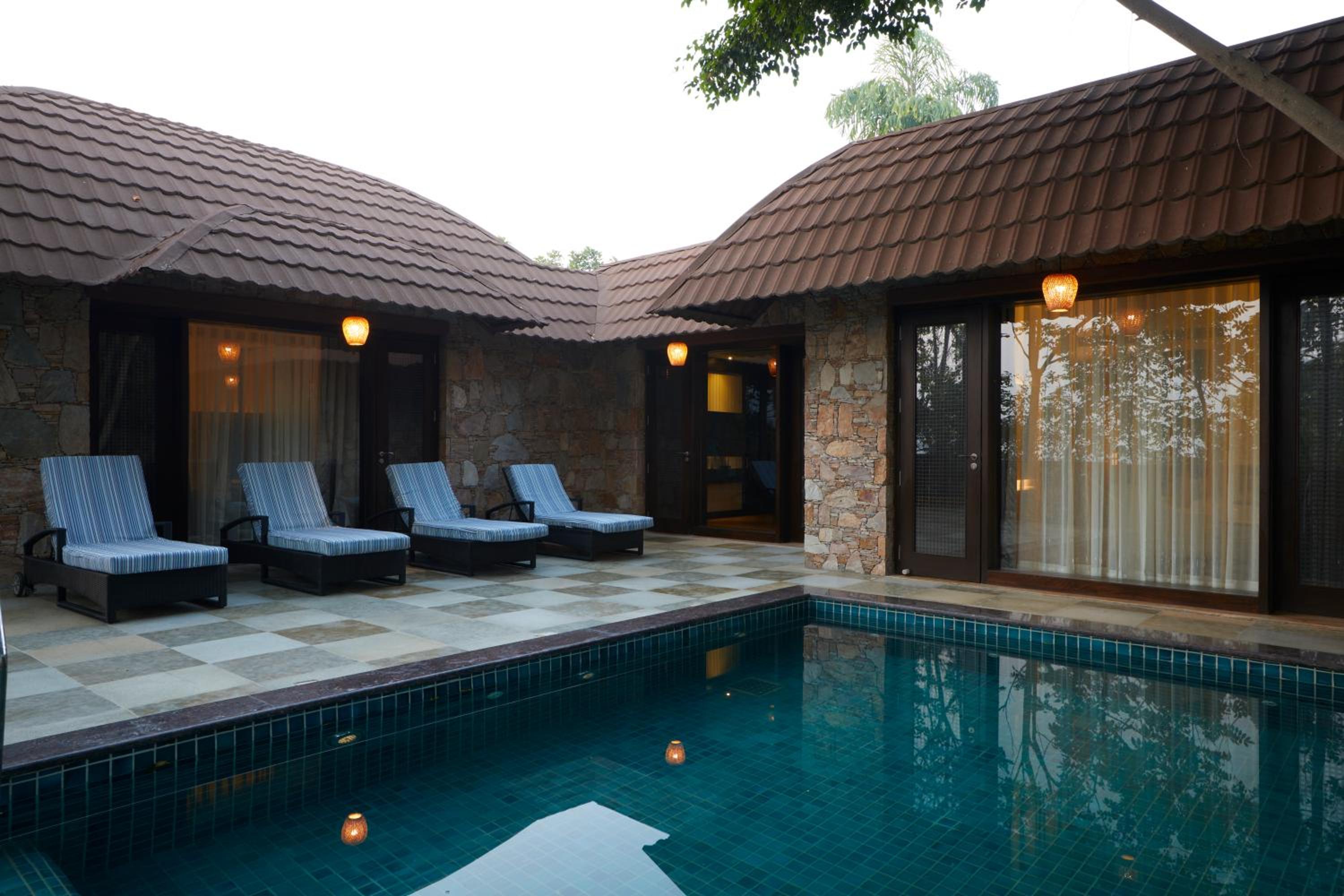 Suite with Private Pool – 20% off on F&B, 20% off on Spa and Laundry, Happy Hours from 11 AM to 7 PM Suite with Private Pool – 20% off on F&B, 20% off on Spa and Laundry, Happy Hours from 11 AM to 7 PM