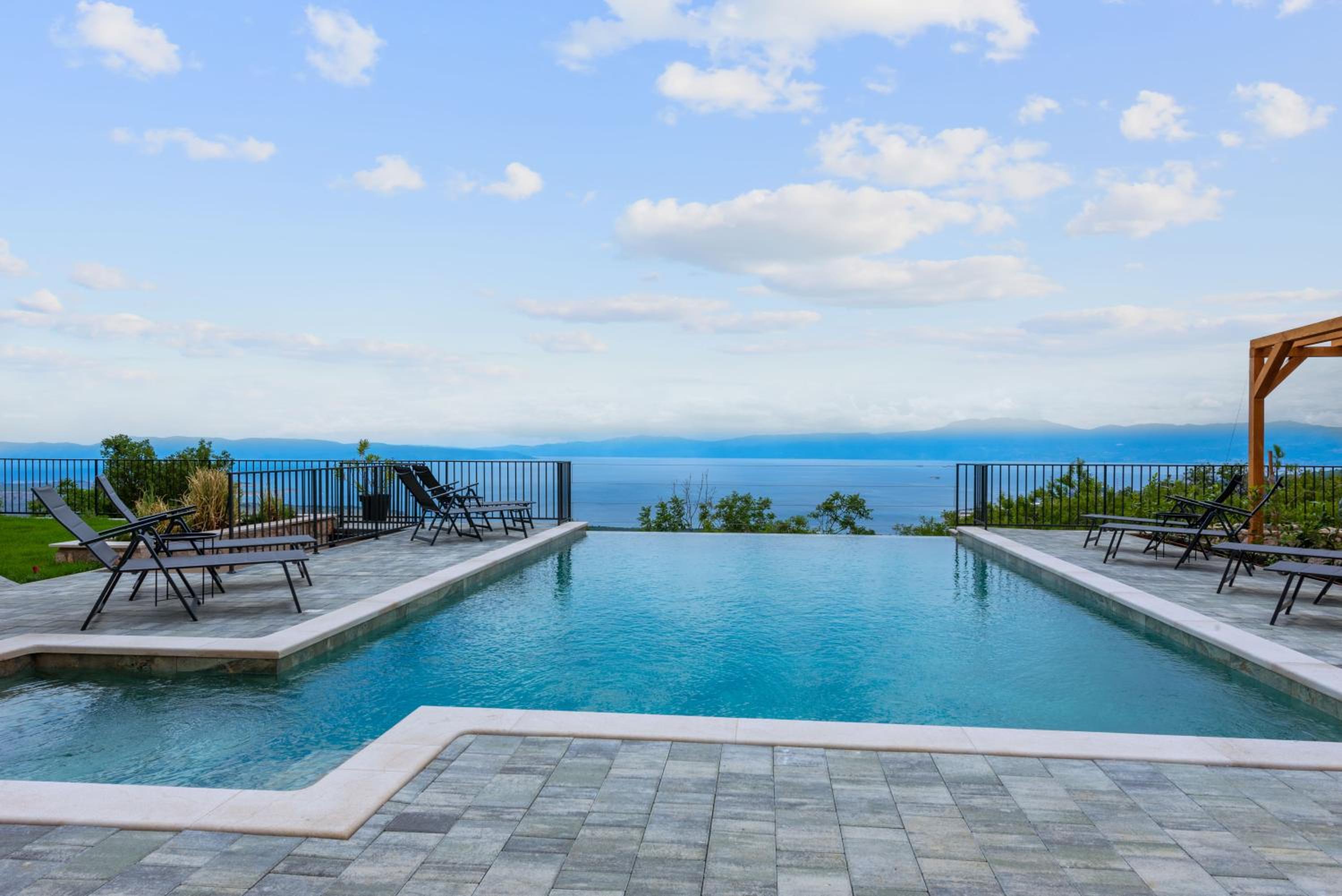 Villa with Private Pool photo 3