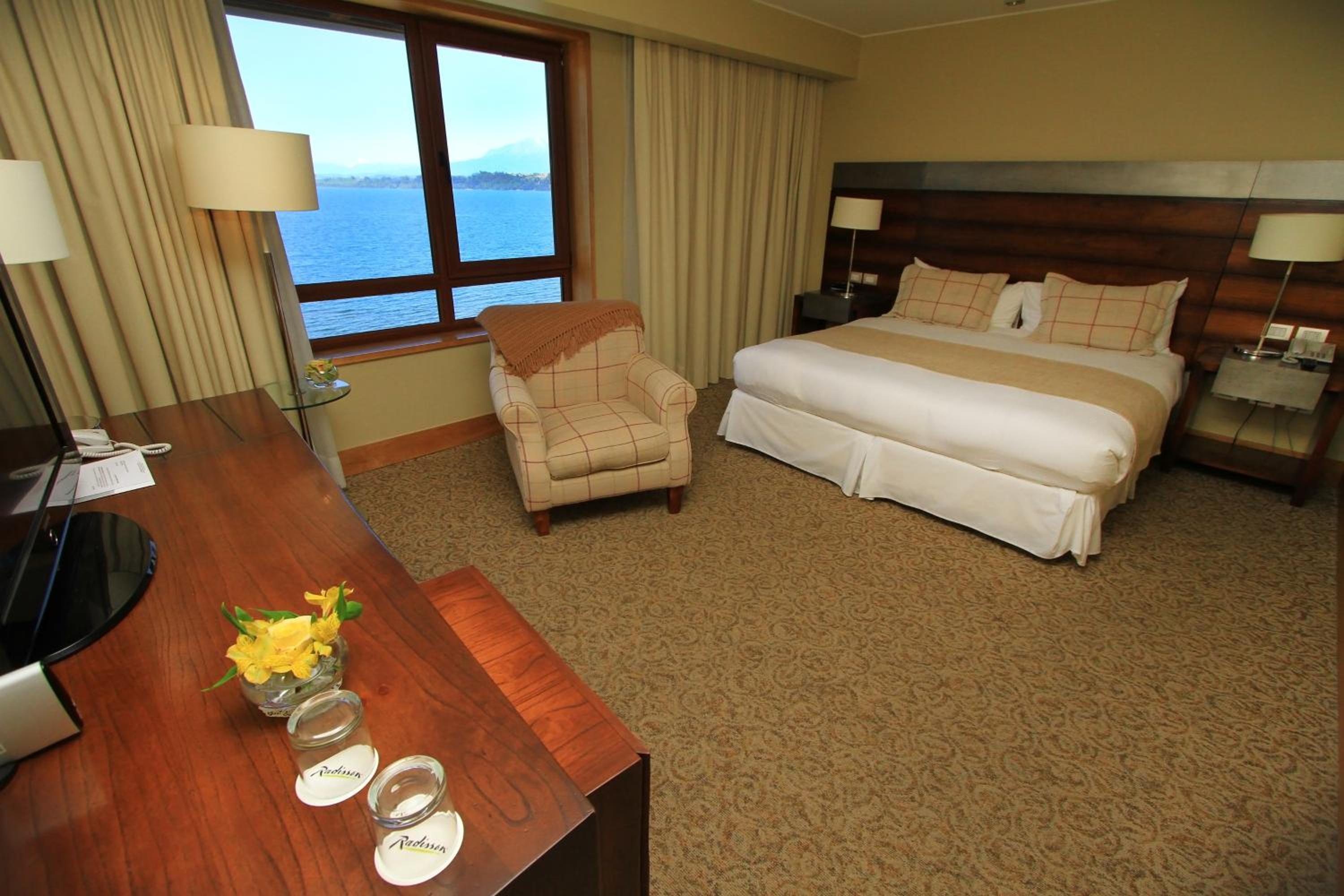 Premium King Room with View - Non-Smoking - Photo 4
