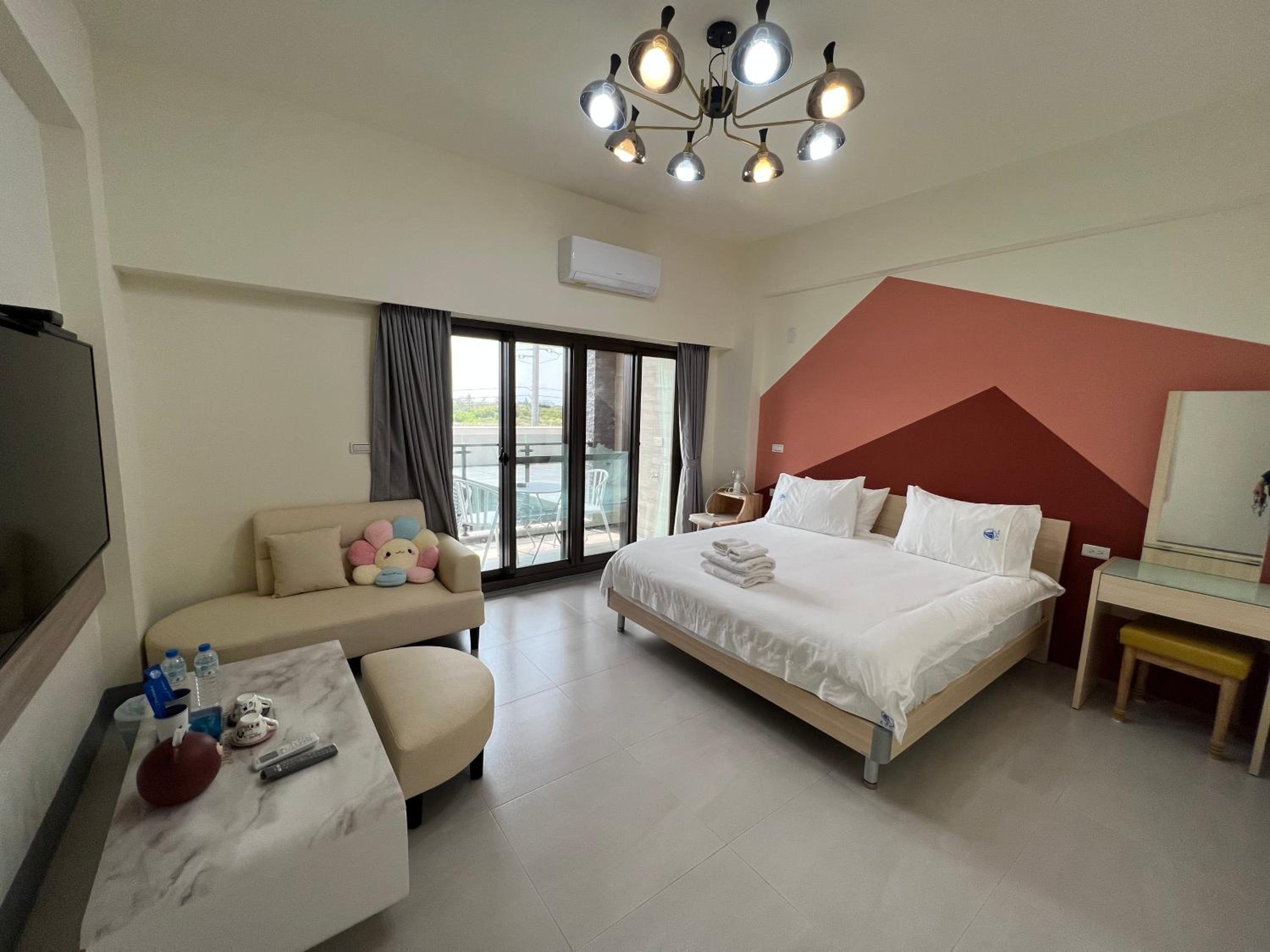 Deluxe Double Room with Balcony and Sea View