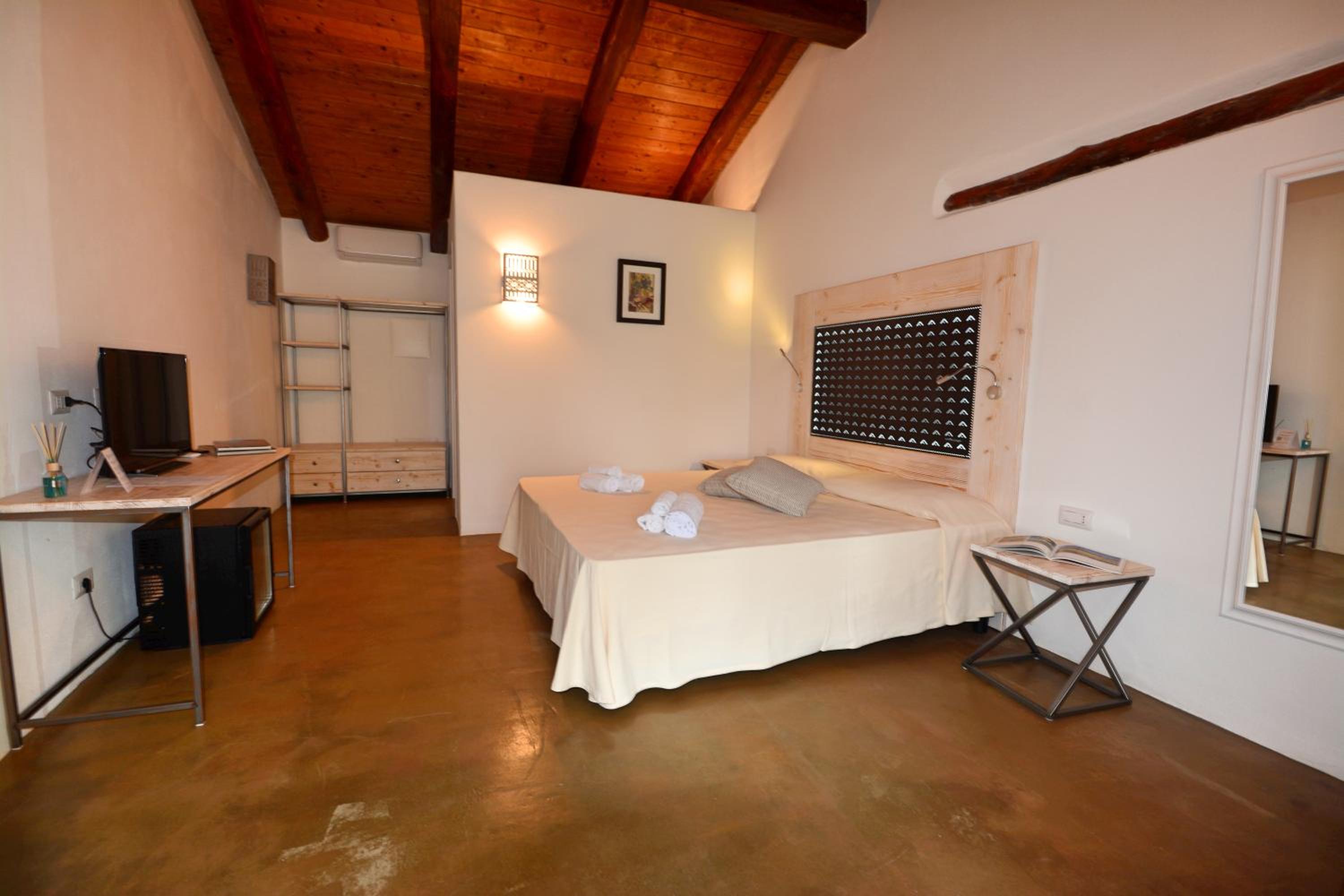 Superior Double Room - Photo 1