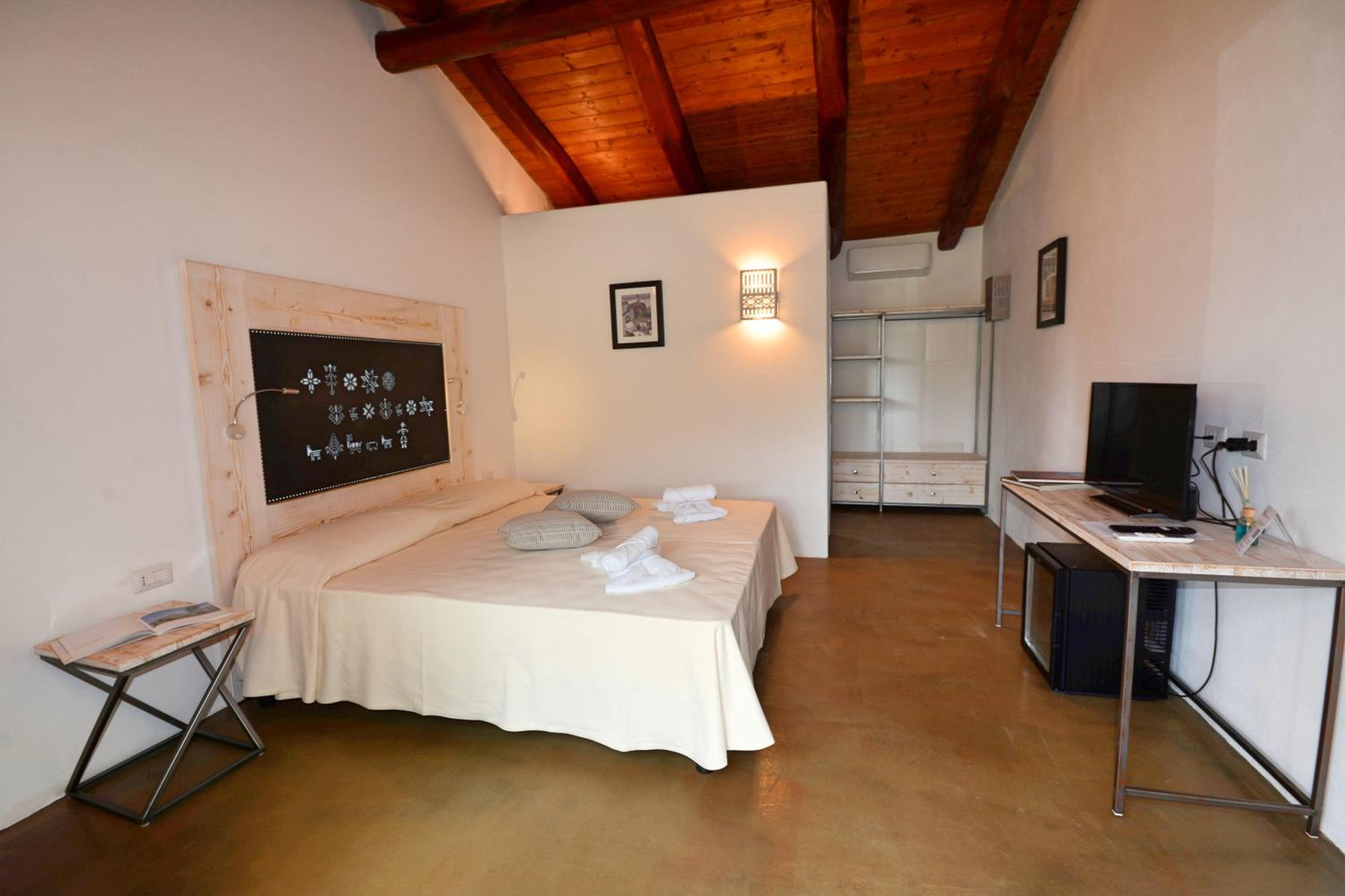 Superior Double Room - Photo 3