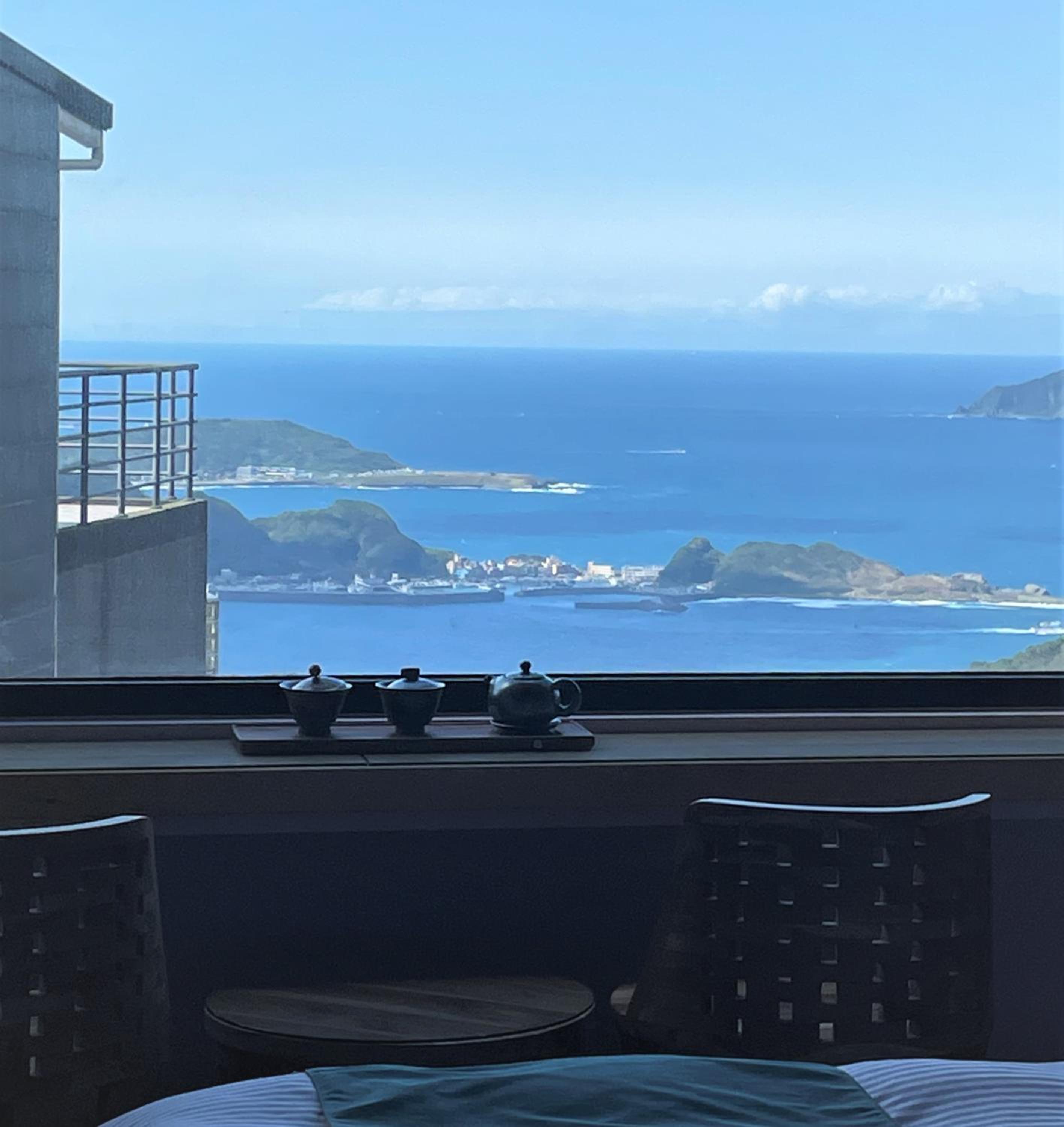 Deluxe Suite with Sea View photo 3