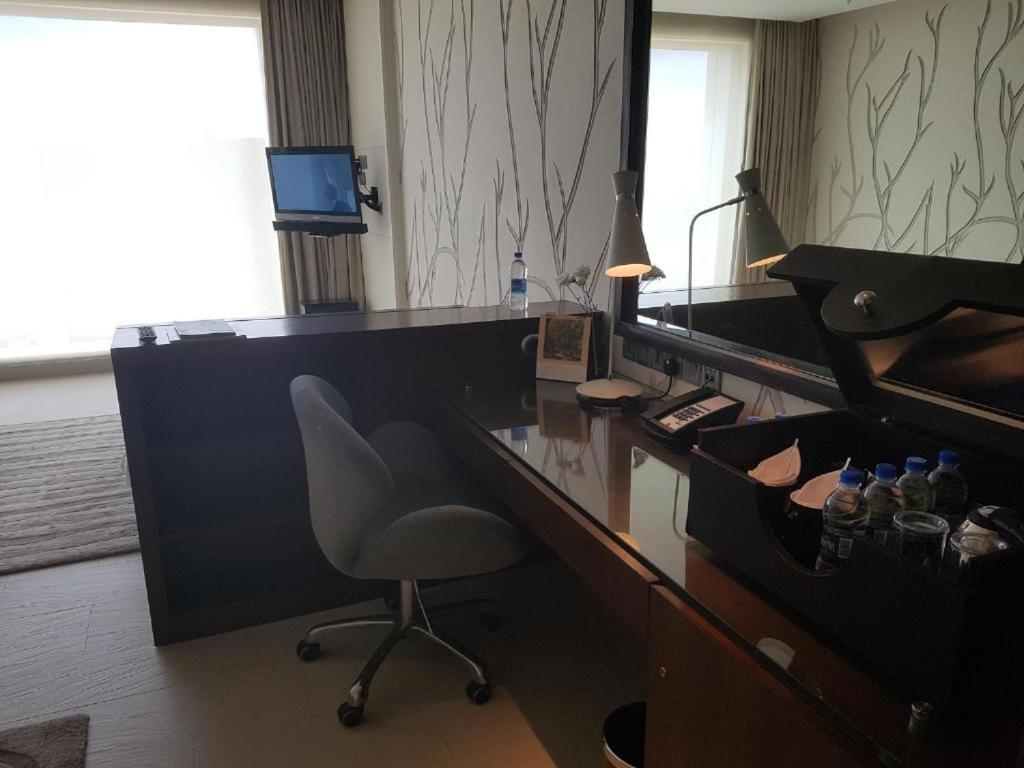 Deluxe King Room - Photo 4