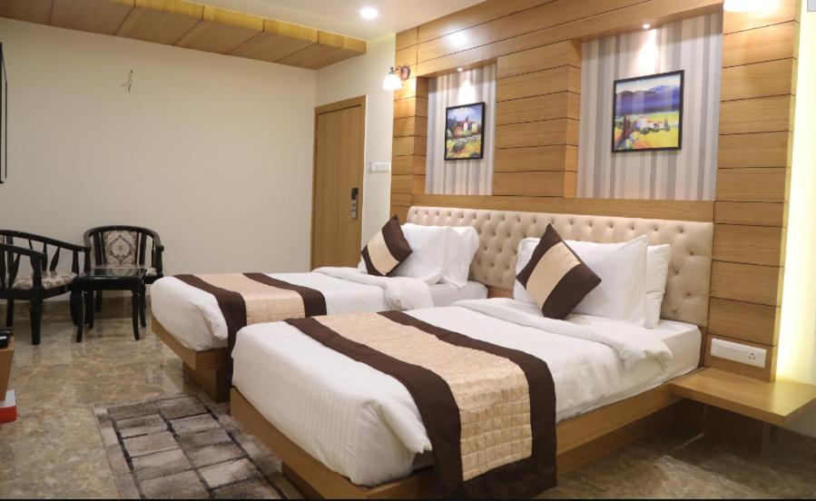 Large Double Room photo 1