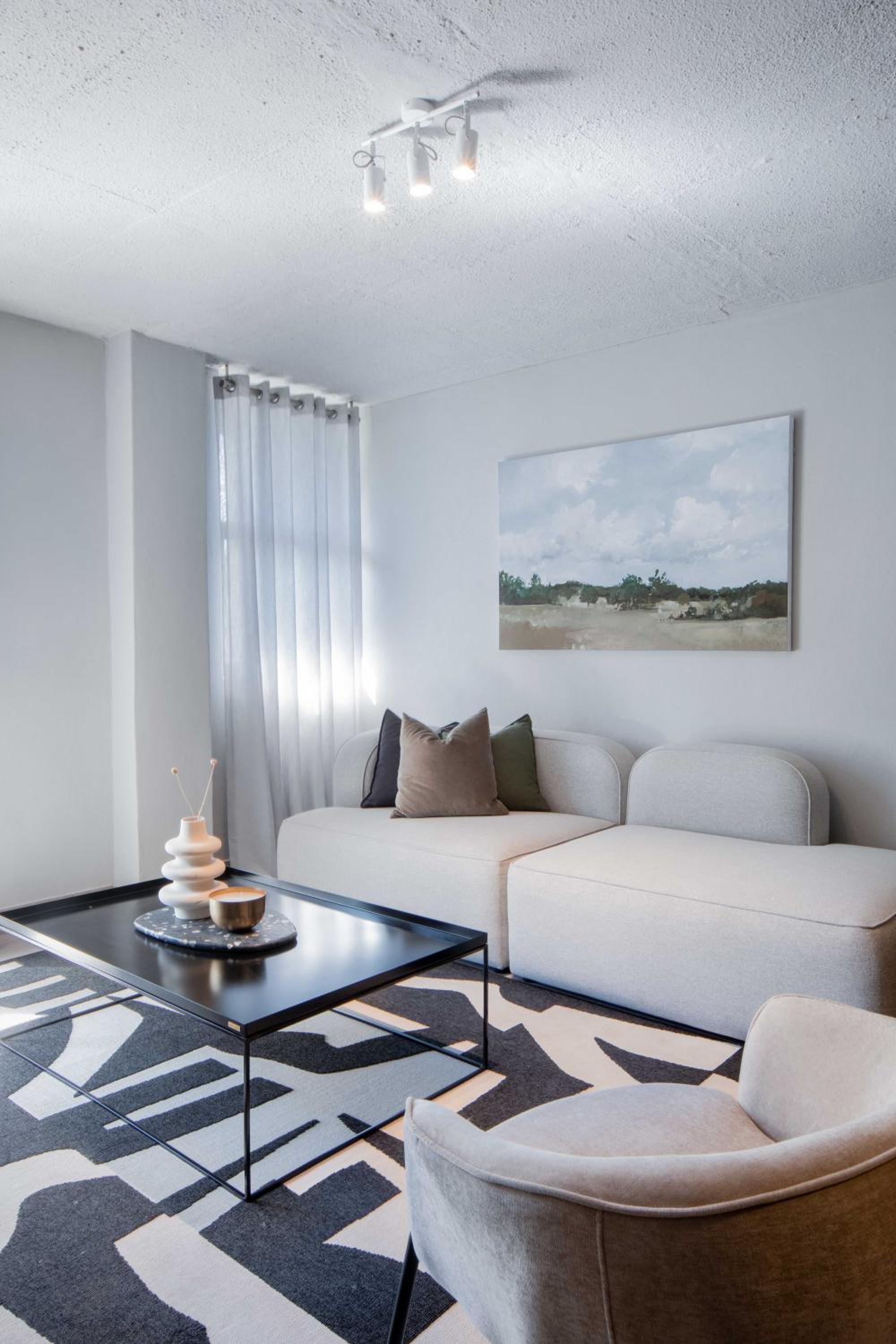 Two-Bedroom Apartment - Photo 4